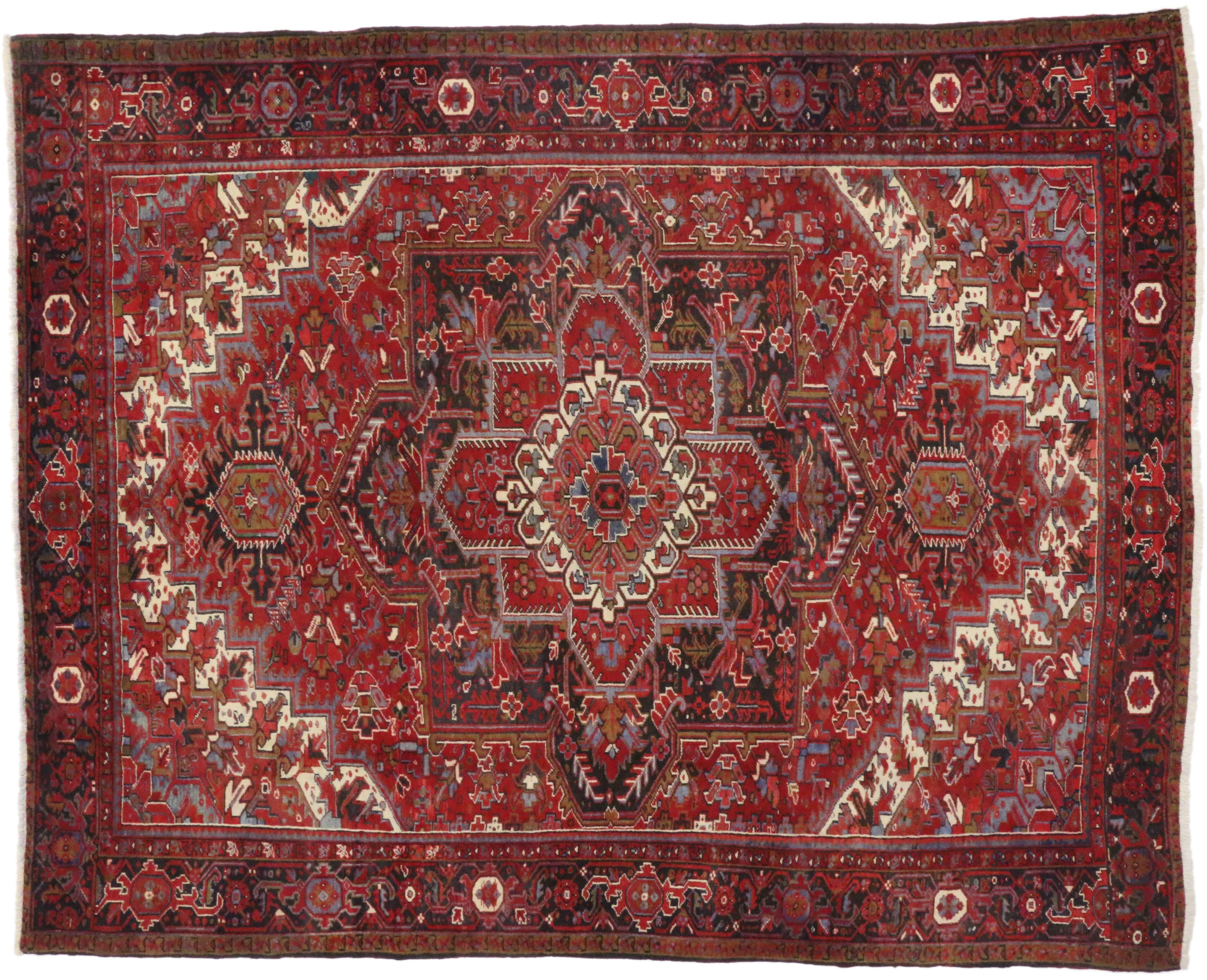 Vintage Persian Heriz Rug with Modern English Manor House Style In Good Condition For Sale In Dallas, TX