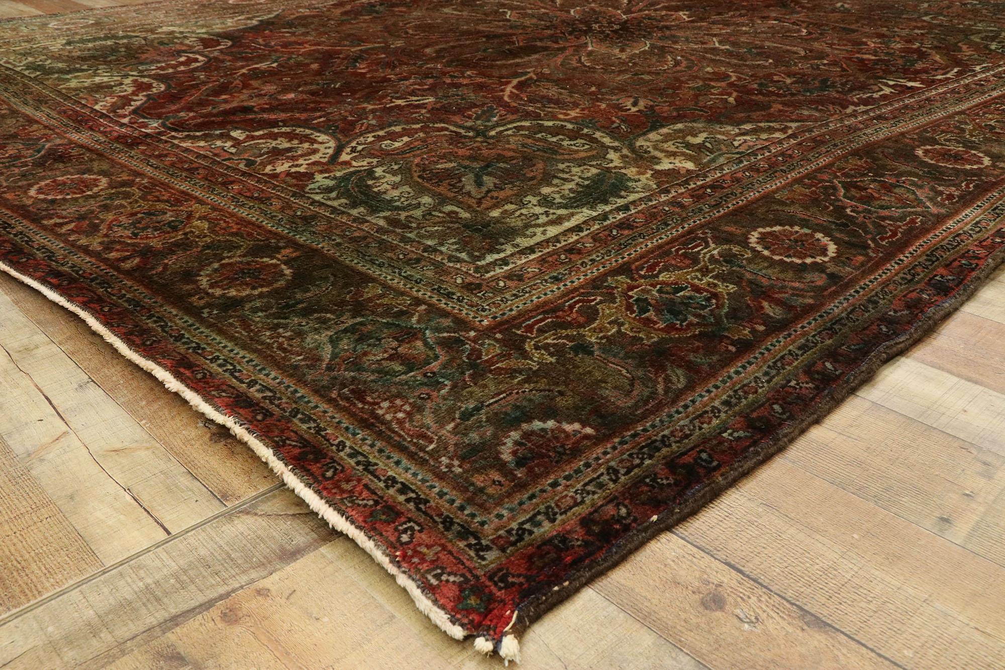 Vintage Persian Ahar Heriz Rug with Modern Rustic Arts & Crafts Style In Good Condition For Sale In Dallas, TX