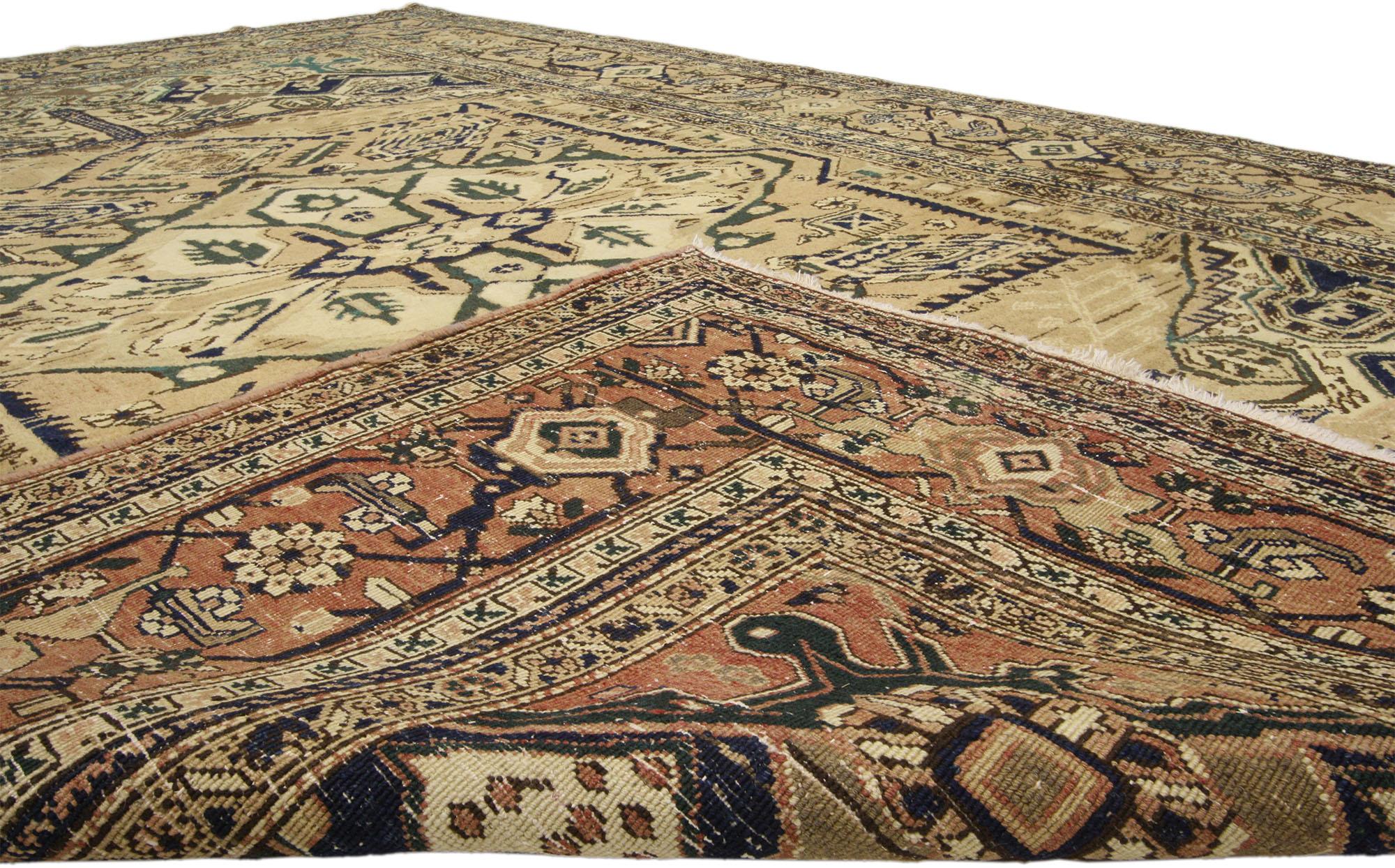 Vintage Persian Heriz Rug with Modern Style In Good Condition For Sale In Dallas, TX