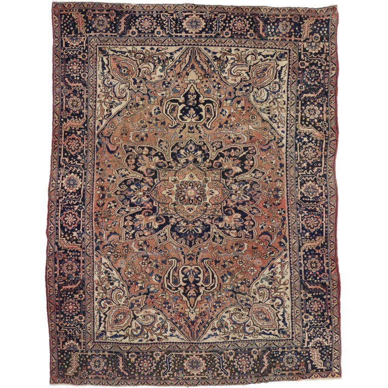 Vintage Persian Heriz Rug With Traditional Style In Light Colors