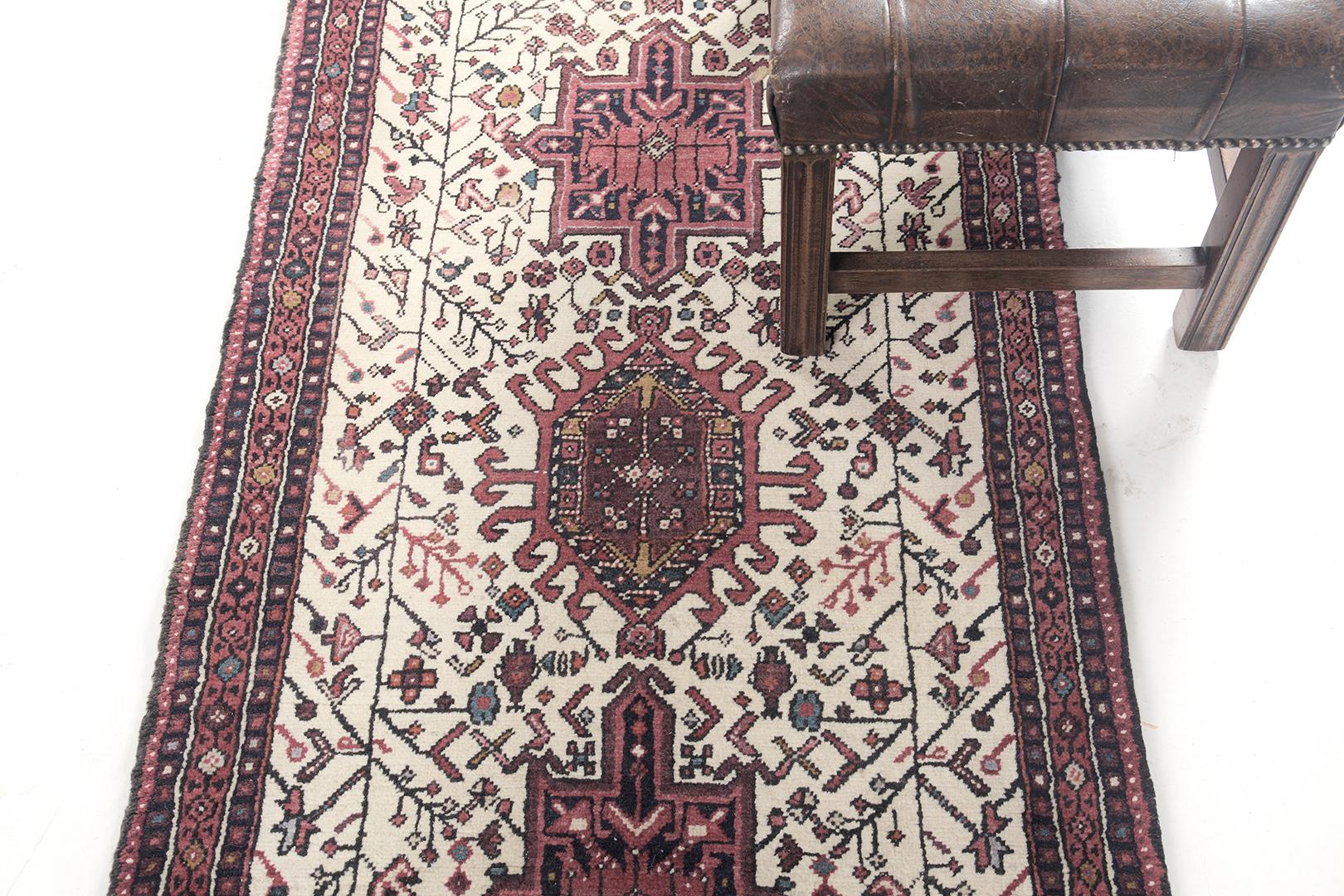Persiano Runner persiano vintage Heriz 29772 in vendita