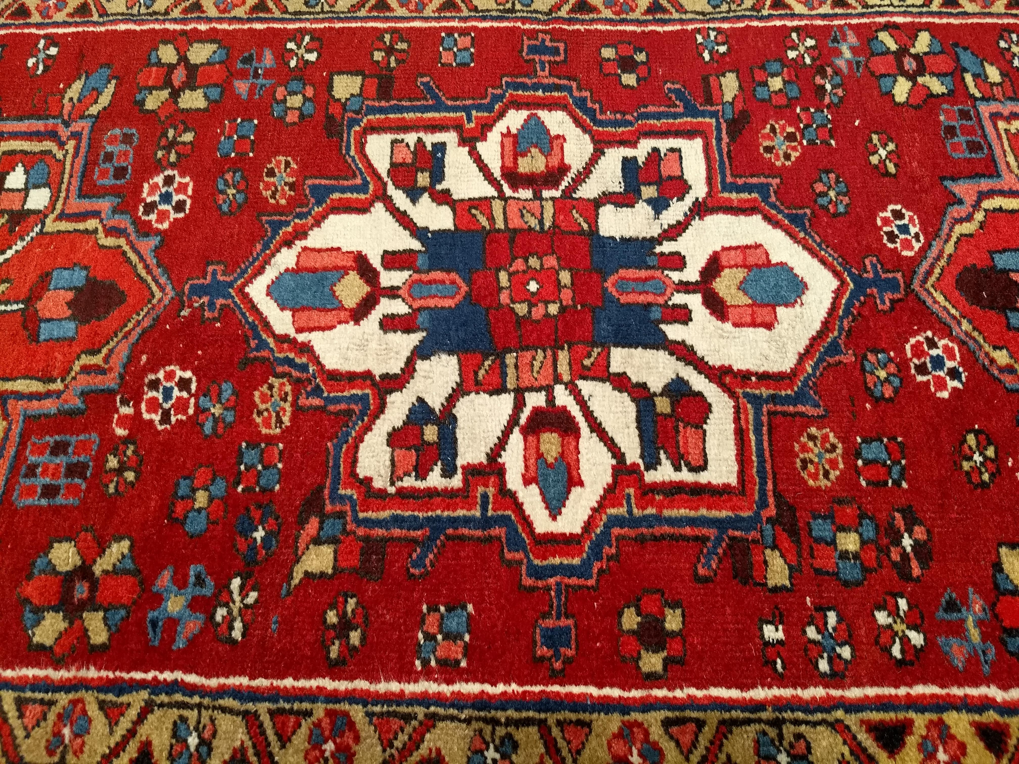 Persischer Heriz-breiter Vintage-Läufer in geometrischem Muster im Angebot 4