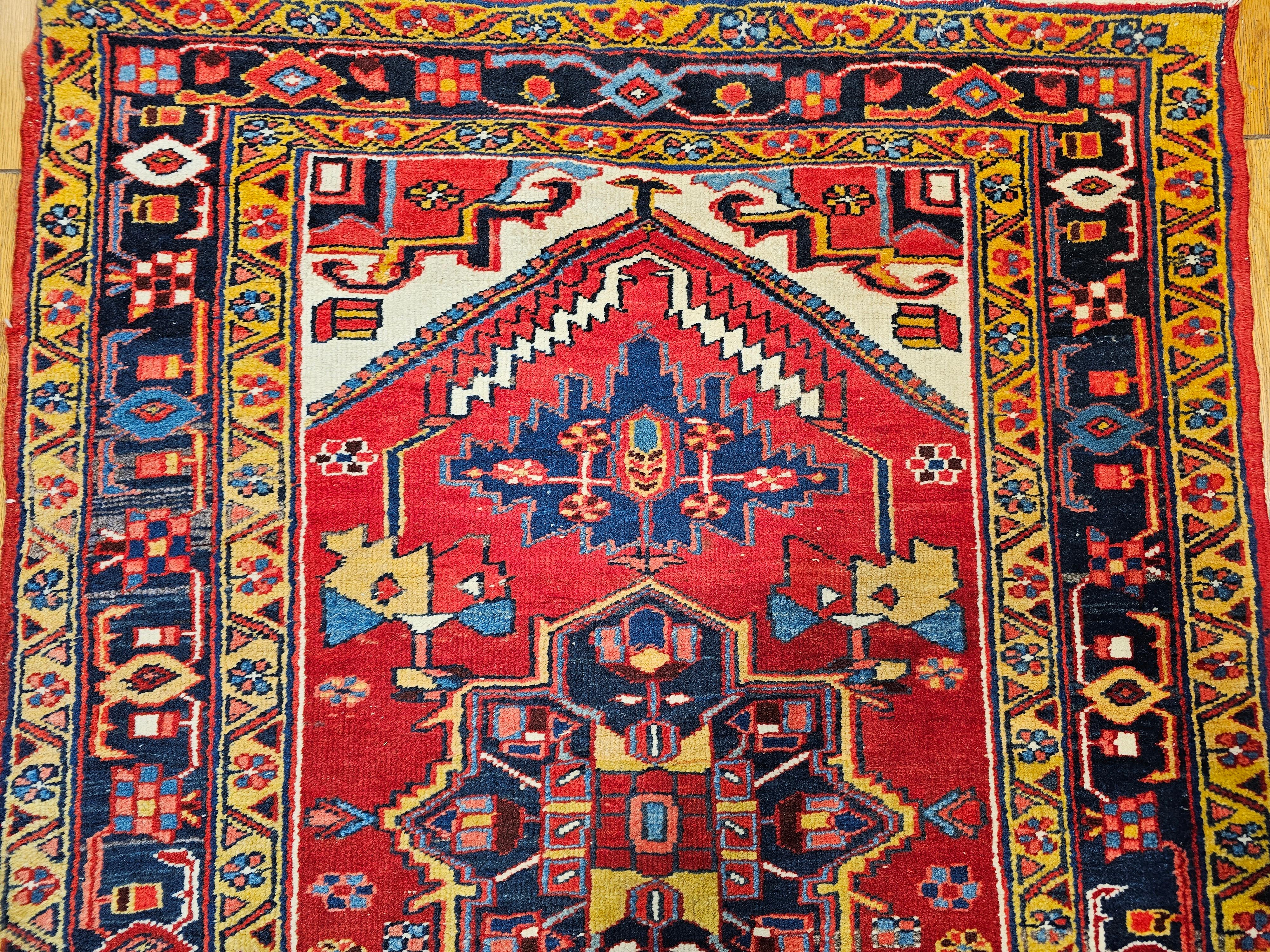 Persischer Heriz-breiter Vintage-Läufer in geometrischem Muster (Wolle) im Angebot