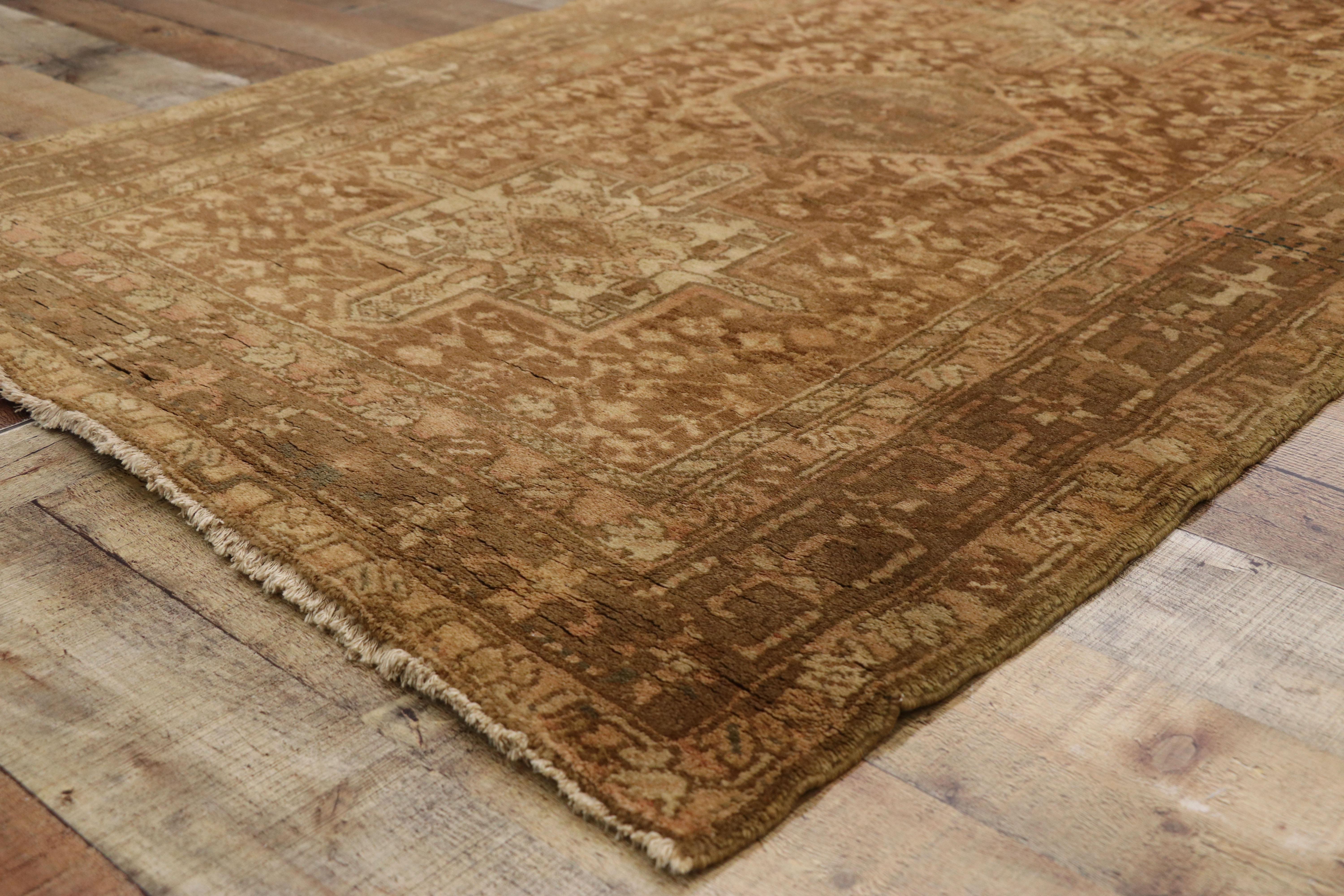 Tapis de couloir persan vintage Heriz Karaja avec style artisanal Bungalow Bon état - En vente à Dallas, TX