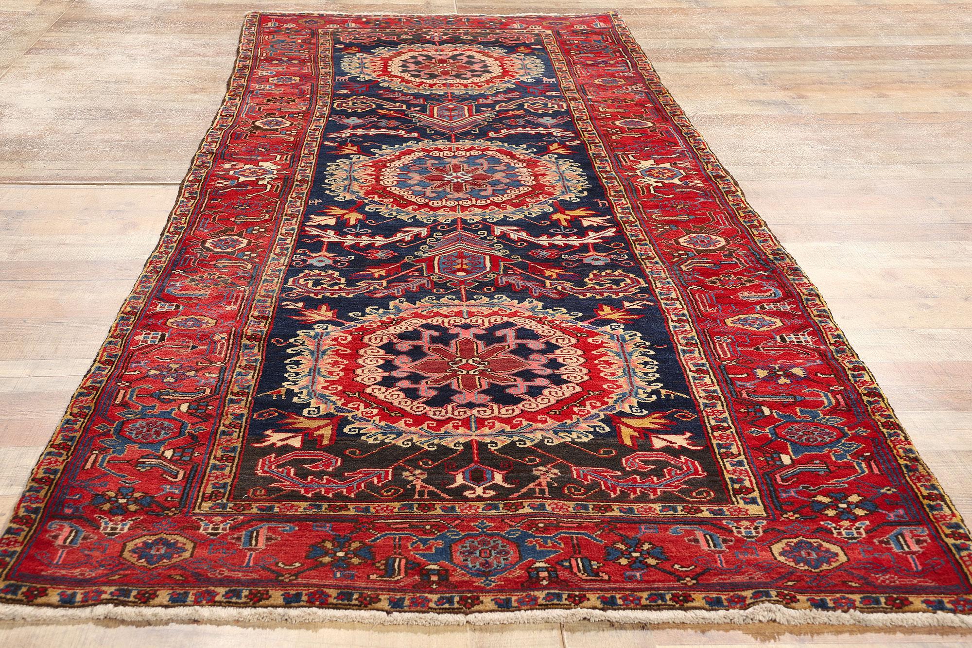 Vintage Persian Carpet Heriz Rug Traditional Elegance For Sale 2