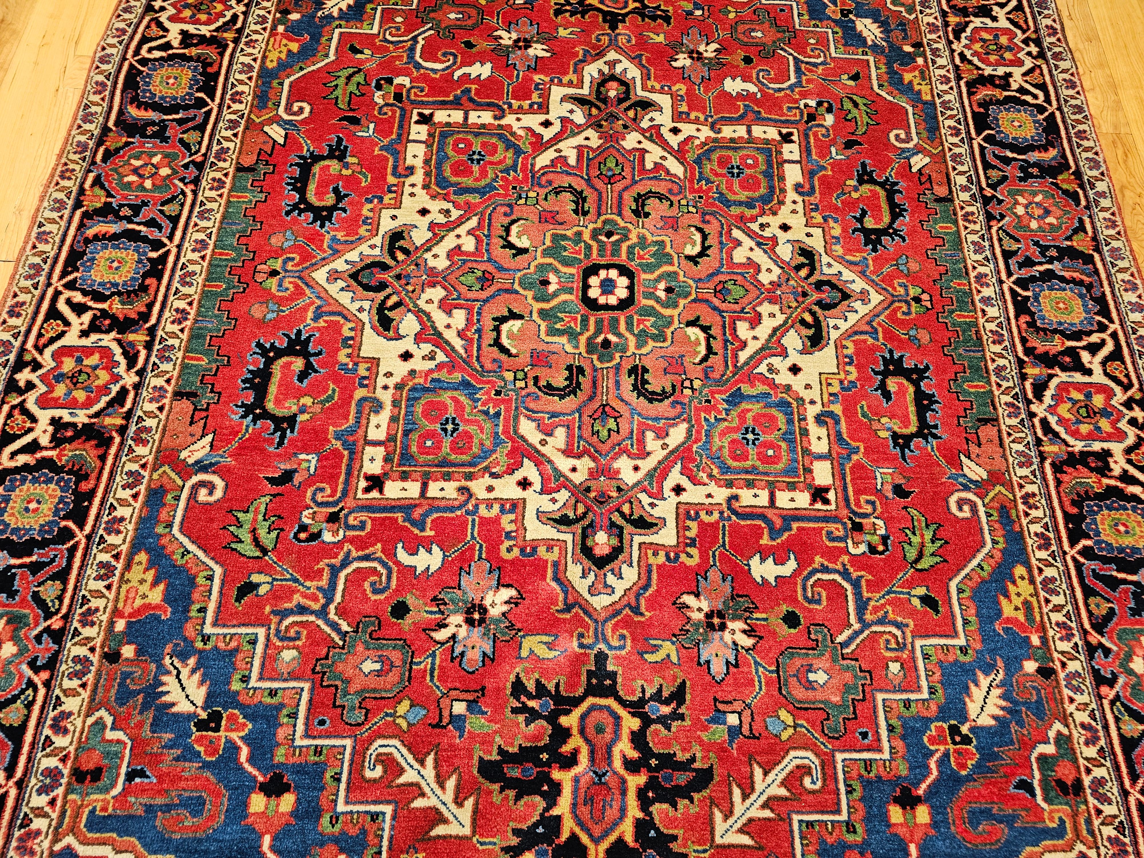Persischer Heriz Serapi-Teppich aus Terrakotta in Französisch Blau, Grün, Elfenbein, Rot, Vintage im Zustand „Gut“ im Angebot in Barrington, IL