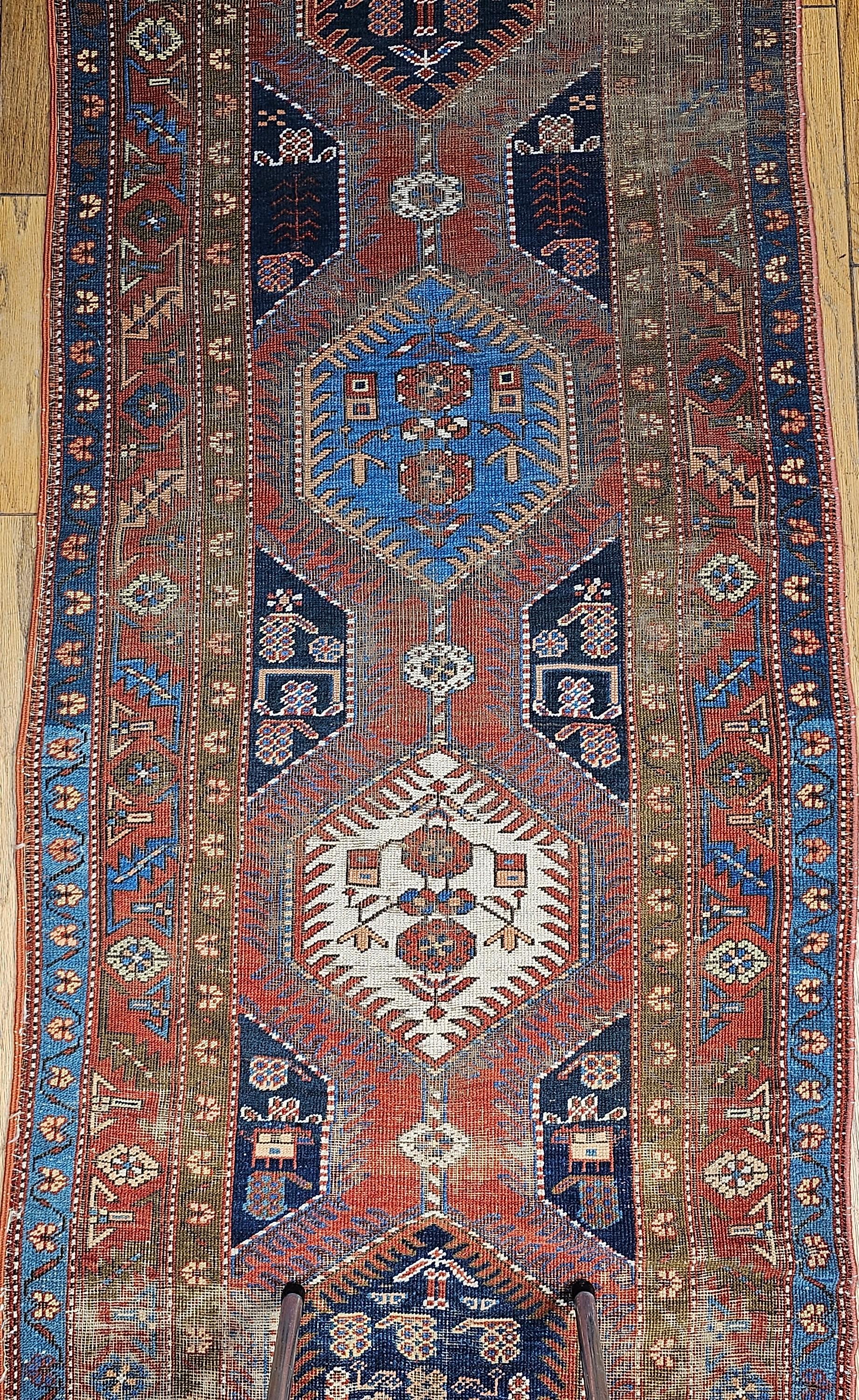 Vintage Persian Heriz Serapi Runner lungo e largo In condizioni buone in vendita a Barrington, IL
