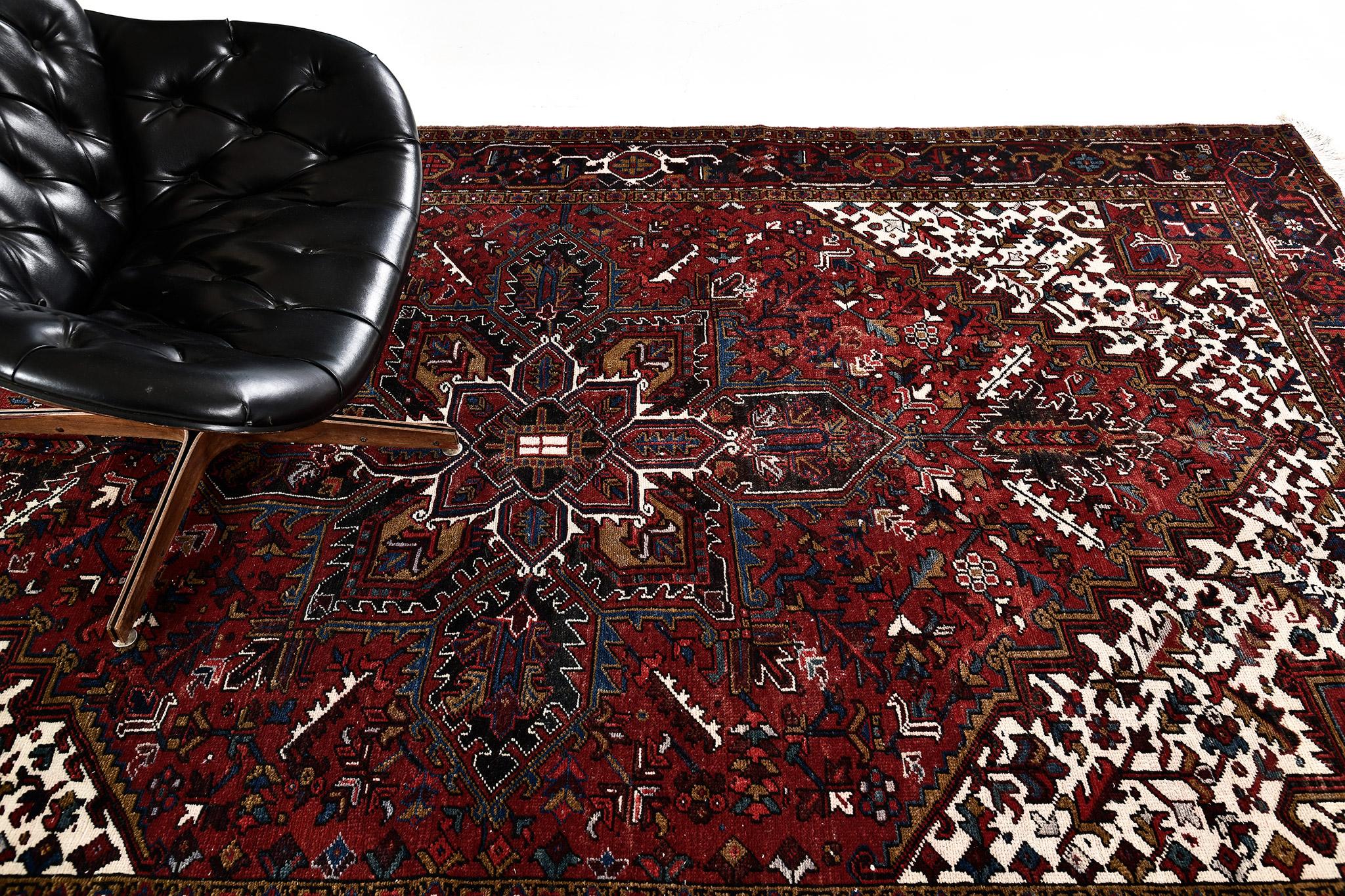 Late 20th Century Vintage Persian Heriz Serapi Style Rug For Sale