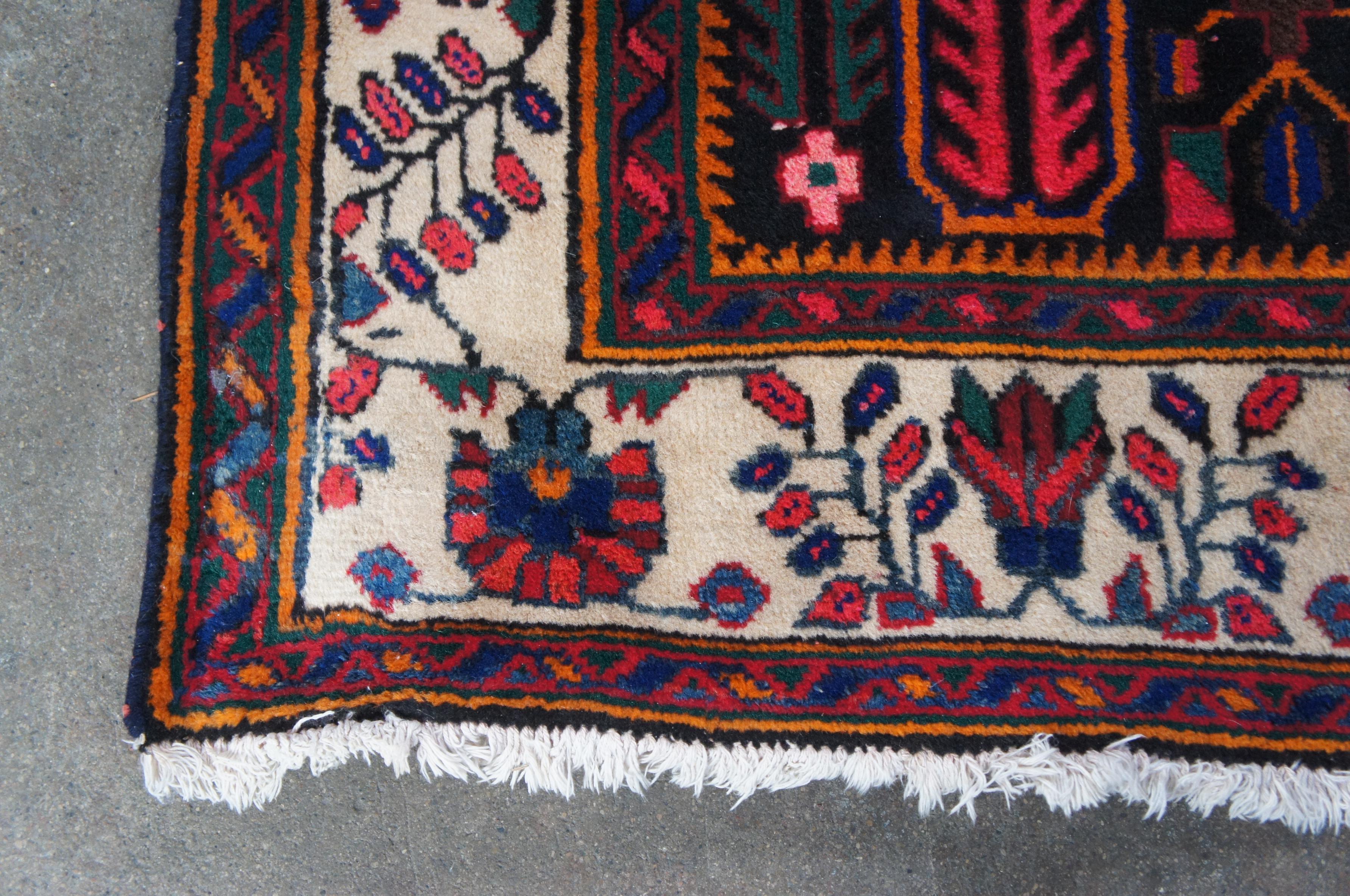 XX secolo Vintage Persian Iran Hamadan Vibrant Floral Wool Area Rug Carpet 6' x 9.5' in vendita