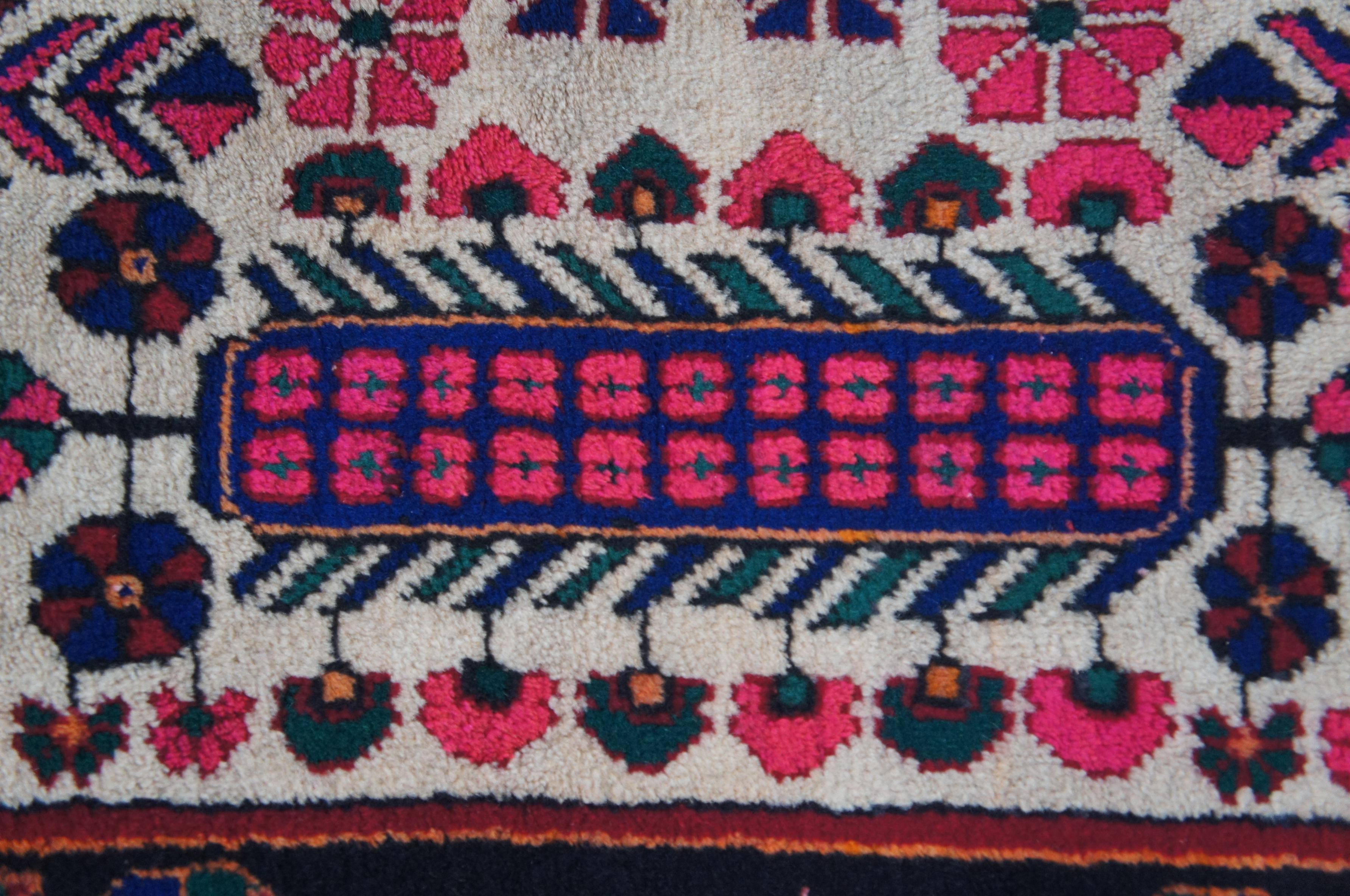 Vintage Persian Iran Hamadan Vibrant Floral Wool Area Rug Carpet 6' x 9.5' in vendita 1
