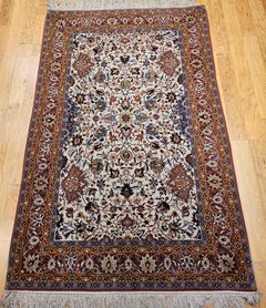 Vintage Persian Isfahan Teppich mit Allover-Muster in Elfenbein, Terrakotta, Blau