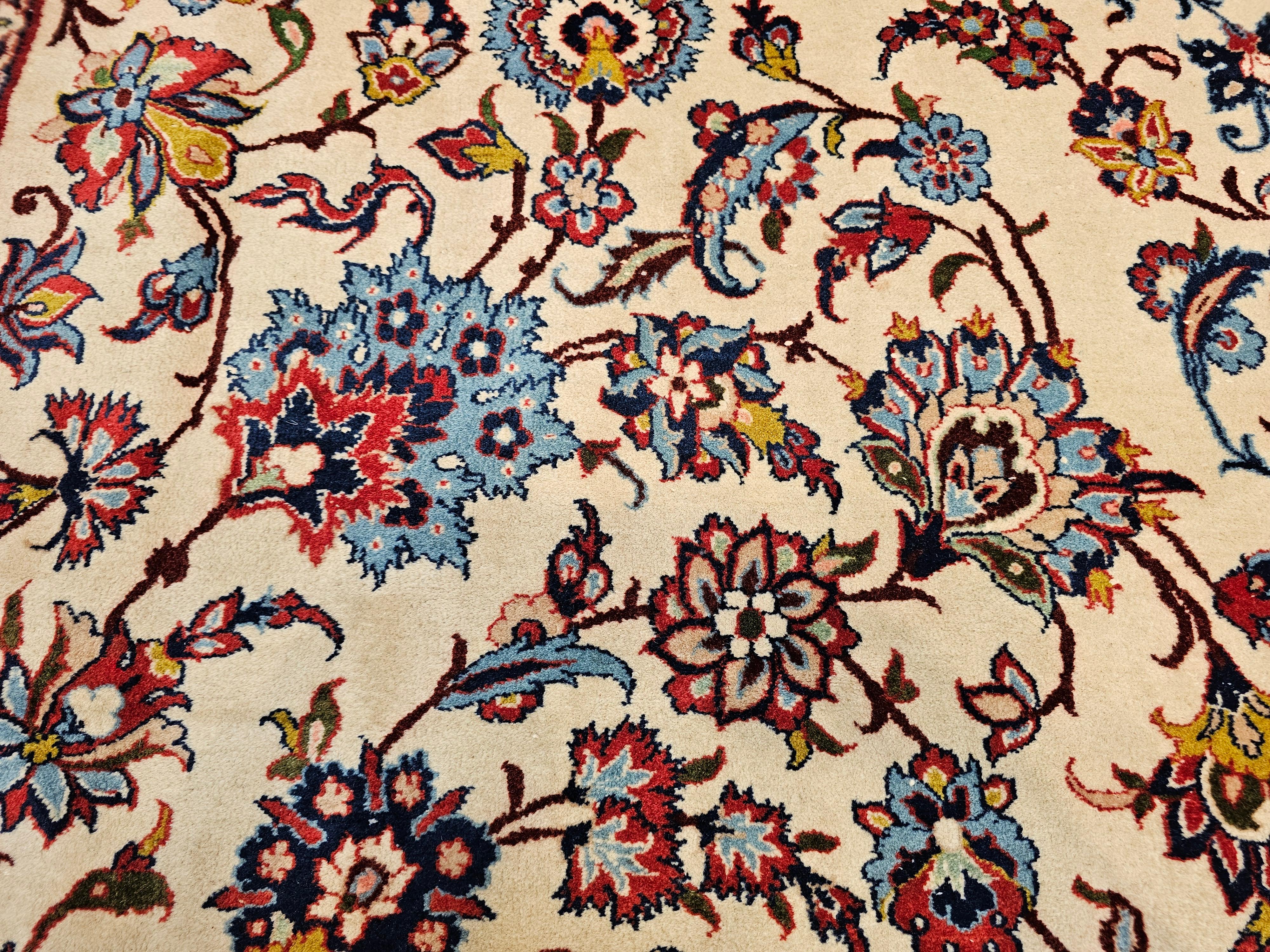 Persischer Isfahan Vintage-Teppich in Zimmergröße mit Allover-Muster in Elfenbein, Rot, Blau und Blau im Angebot 3