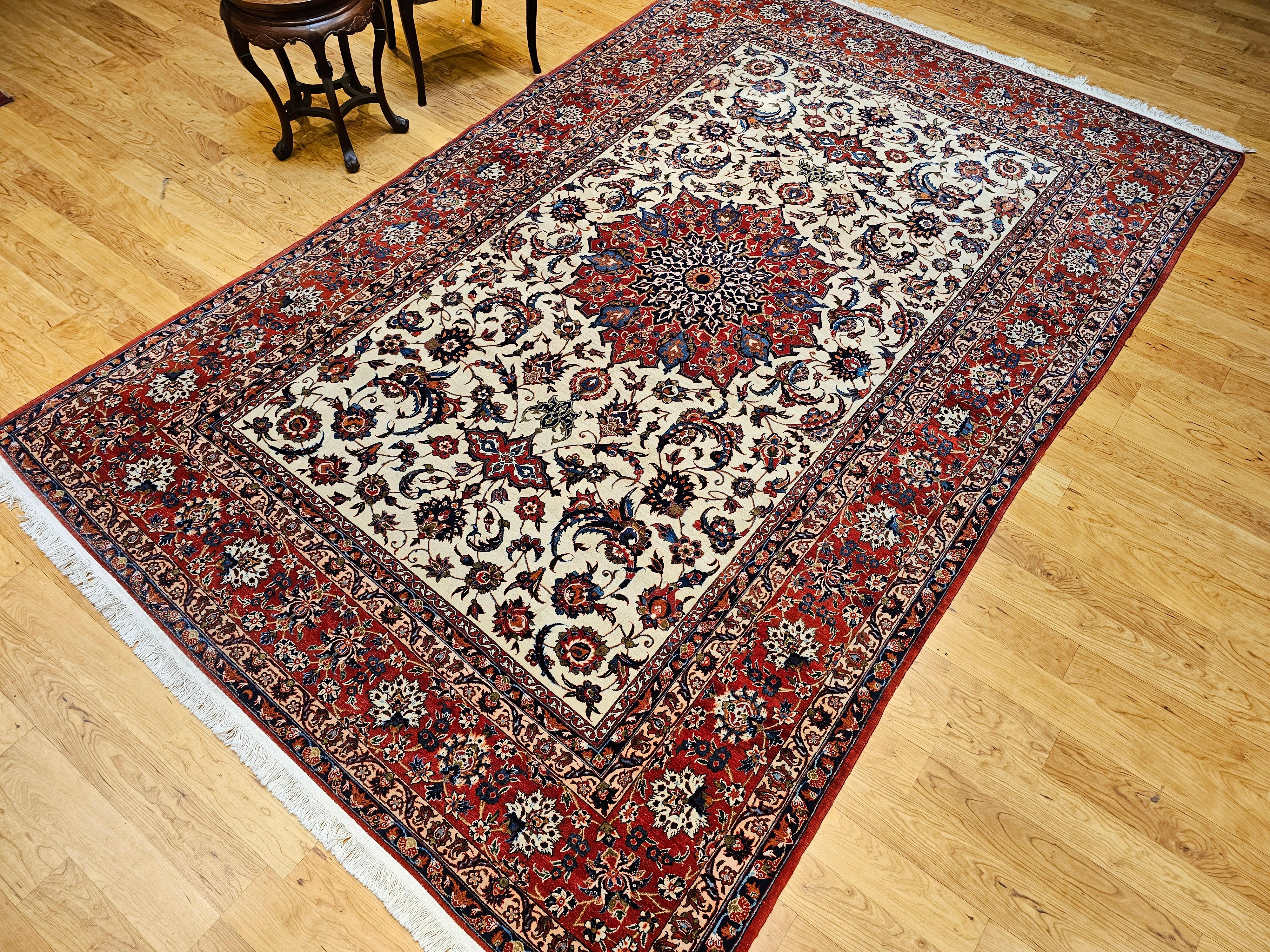 Persischer Isfahan-Teppich in Zimmergröße mit Blumenmuster in Elfenbein, Rot, Blau im Angebot 14