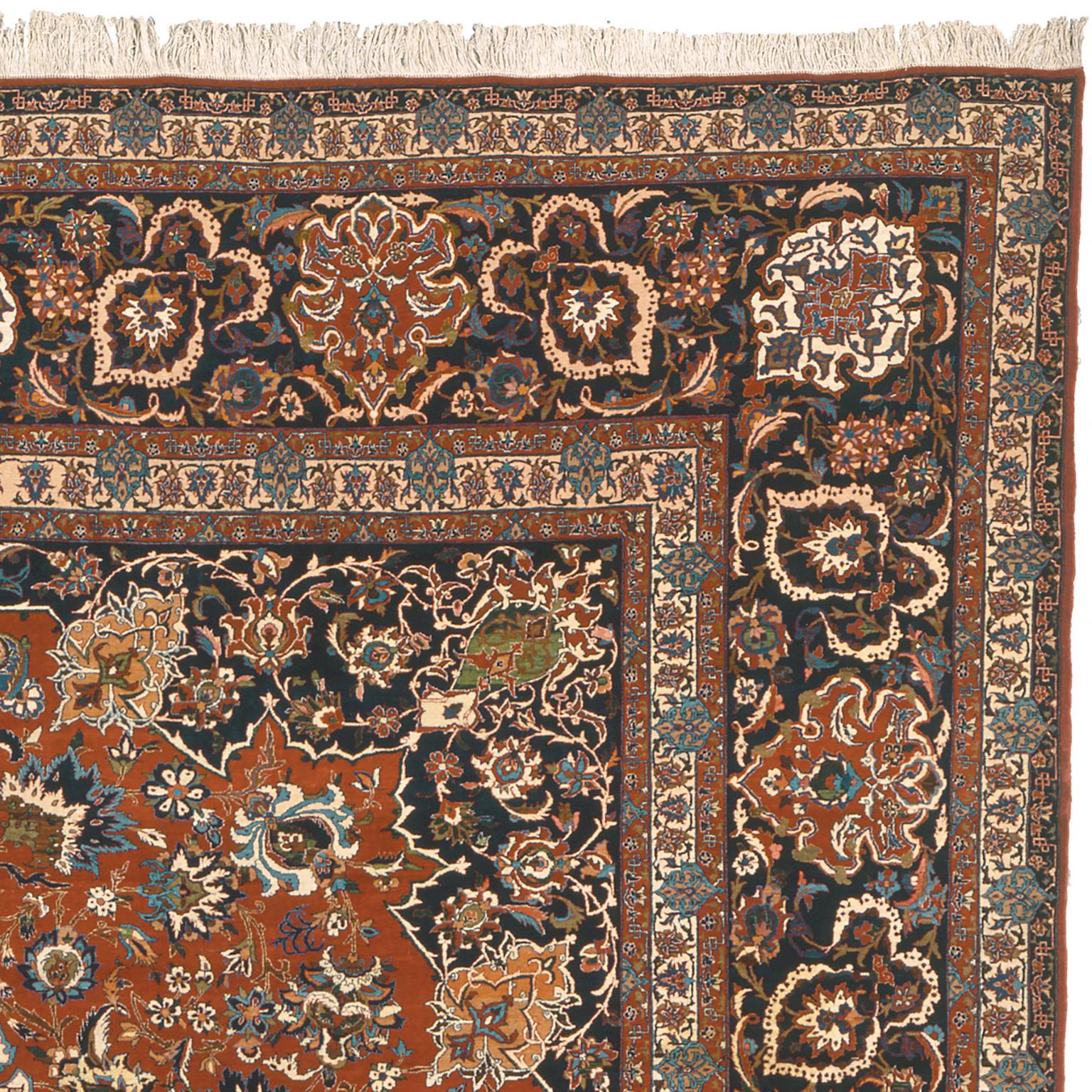Persischer Isfahan-Teppich aus der Mitte des 20. Jahrhunderts im Zustand „Gut“ im Angebot in New York, NY