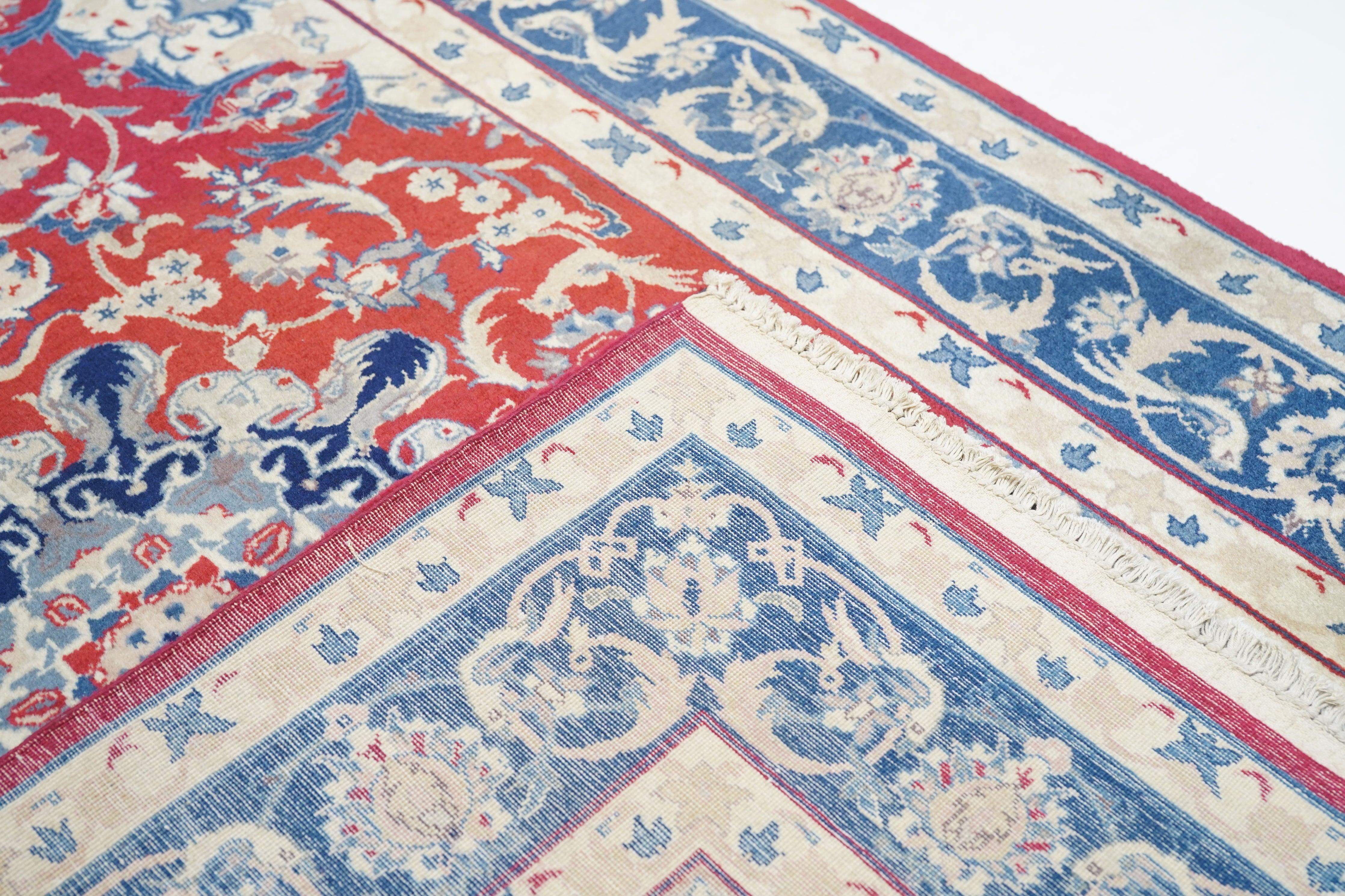 Persischer Isfahan-Teppich im Vintage-Stil, 4'0'' x 6'0'' im Angebot 5