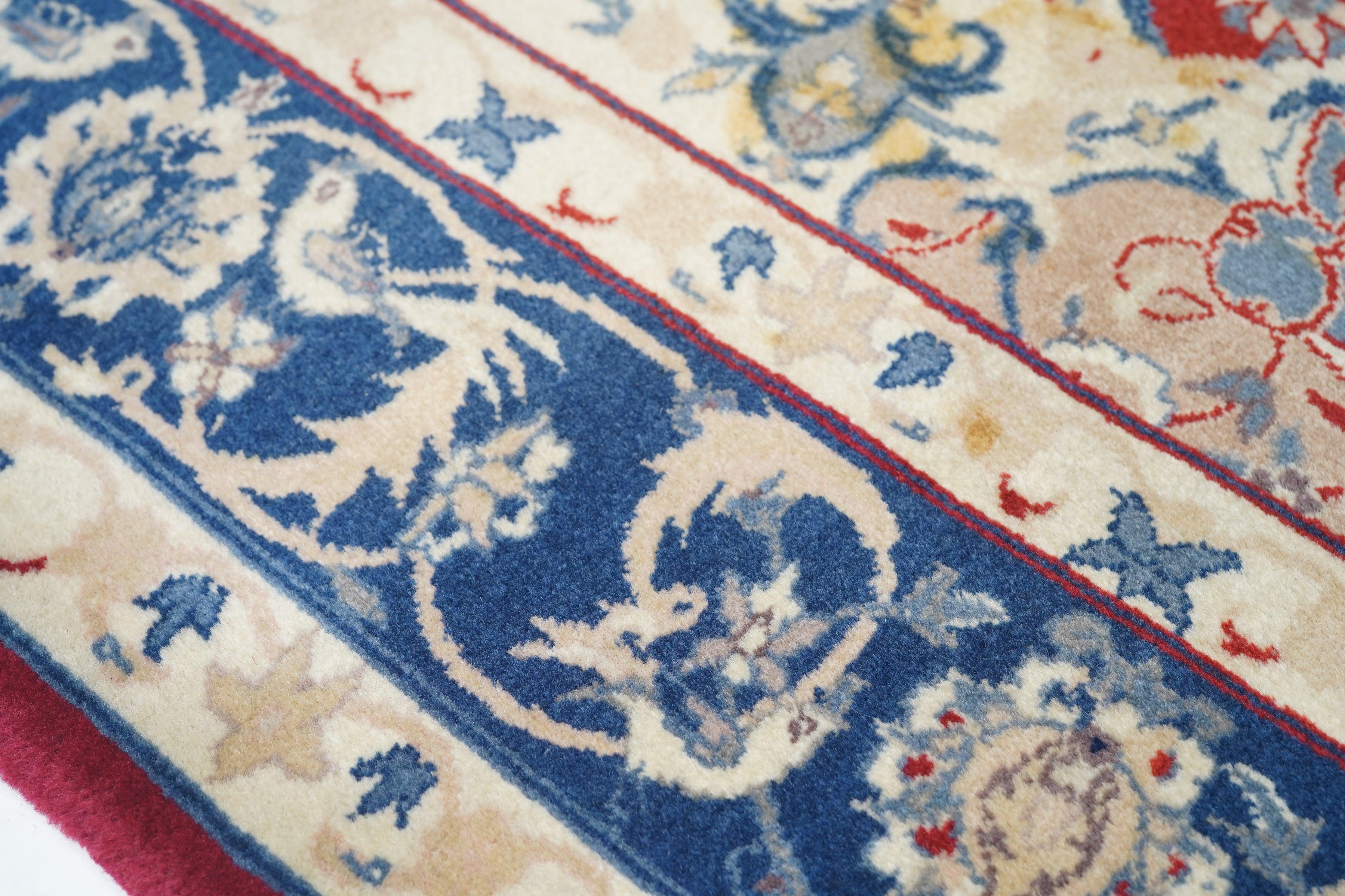 Persischer Isfahan-Teppich im Vintage-Stil, 4'0'' x 6'0'' (Wolle) im Angebot