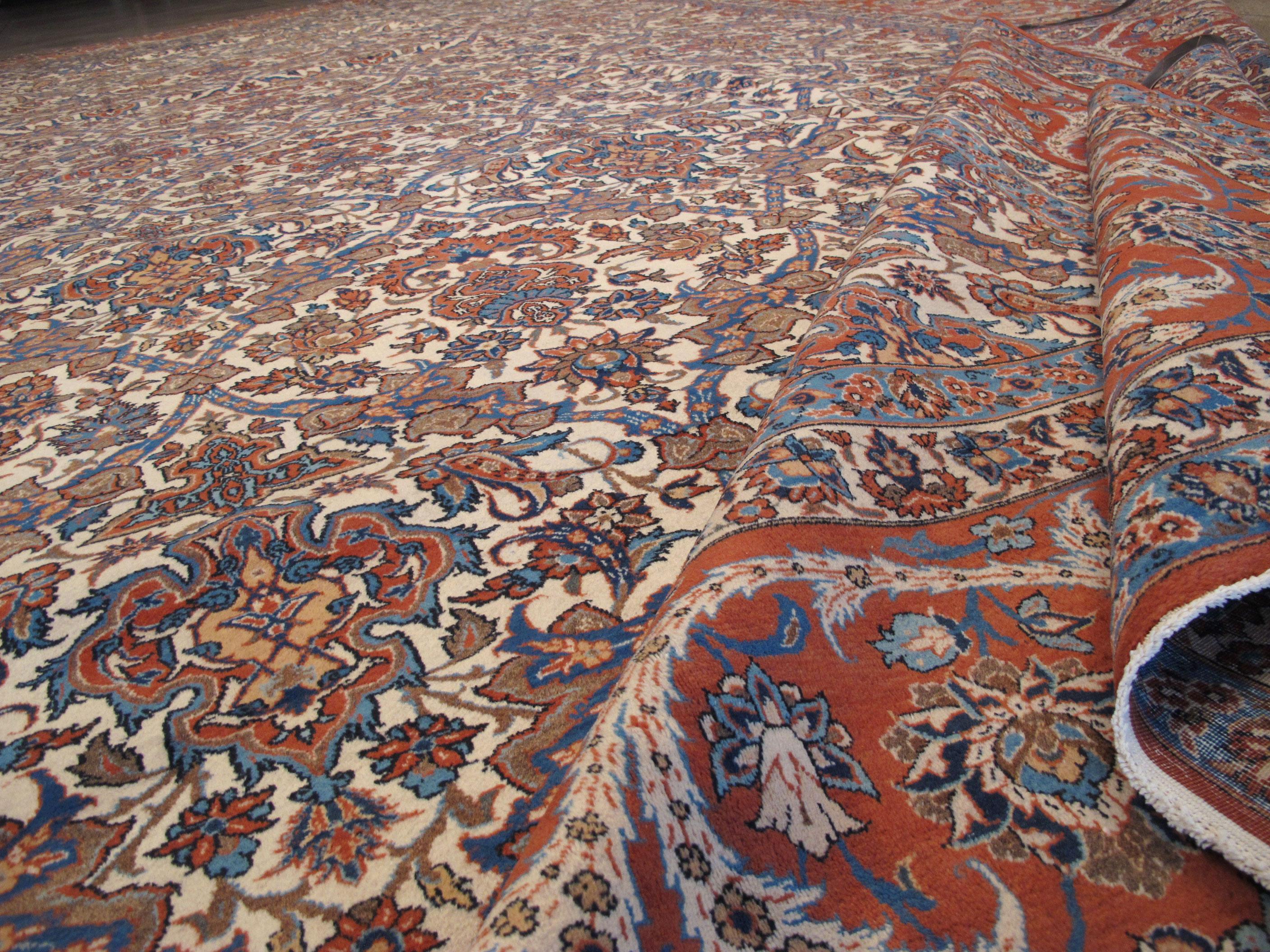 Vintage Persian Isfahan Rug For Sale 5