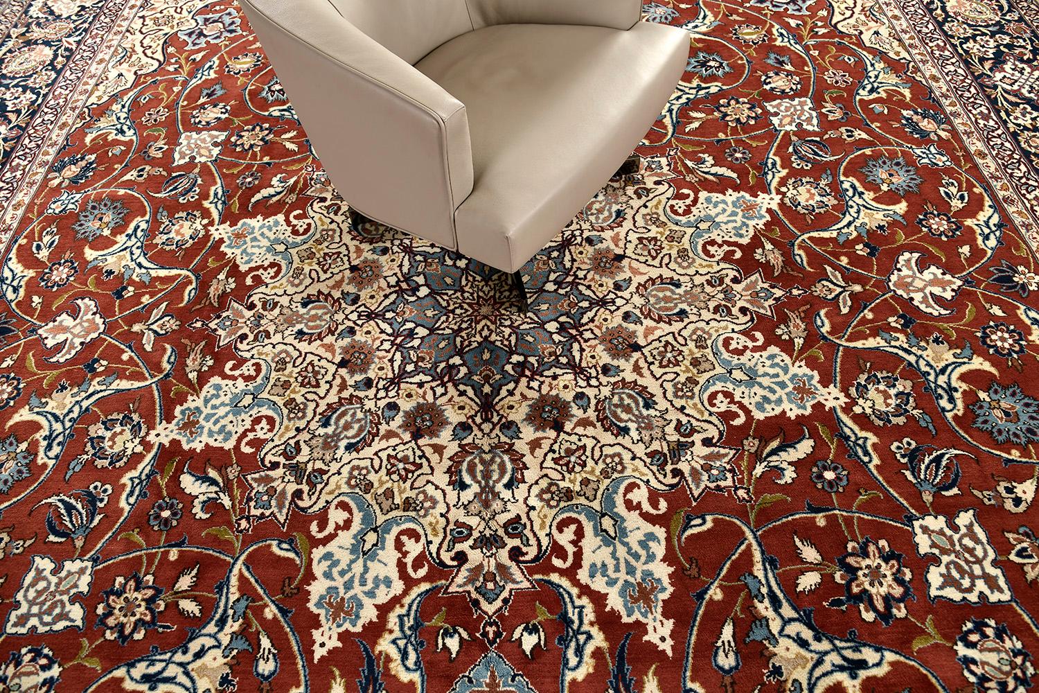 Tapis persan vintage d'Ispahan Bon état - En vente à WEST HOLLYWOOD, CA