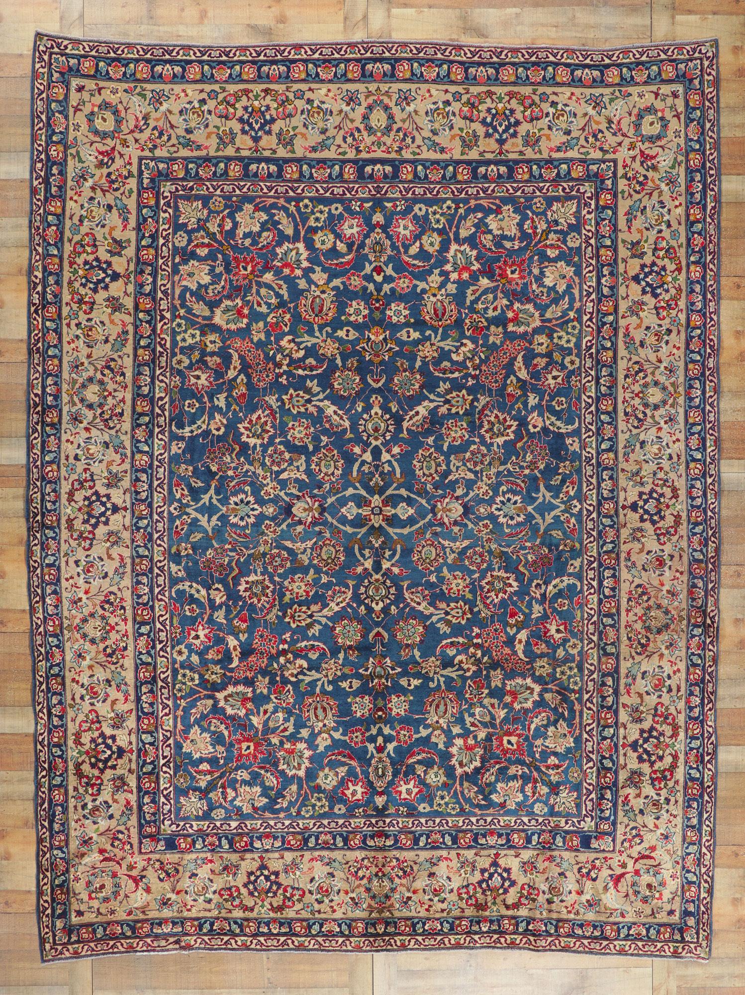 Vintage Persian Isfahan Rug In Good Condition For Sale In Dallas, TX