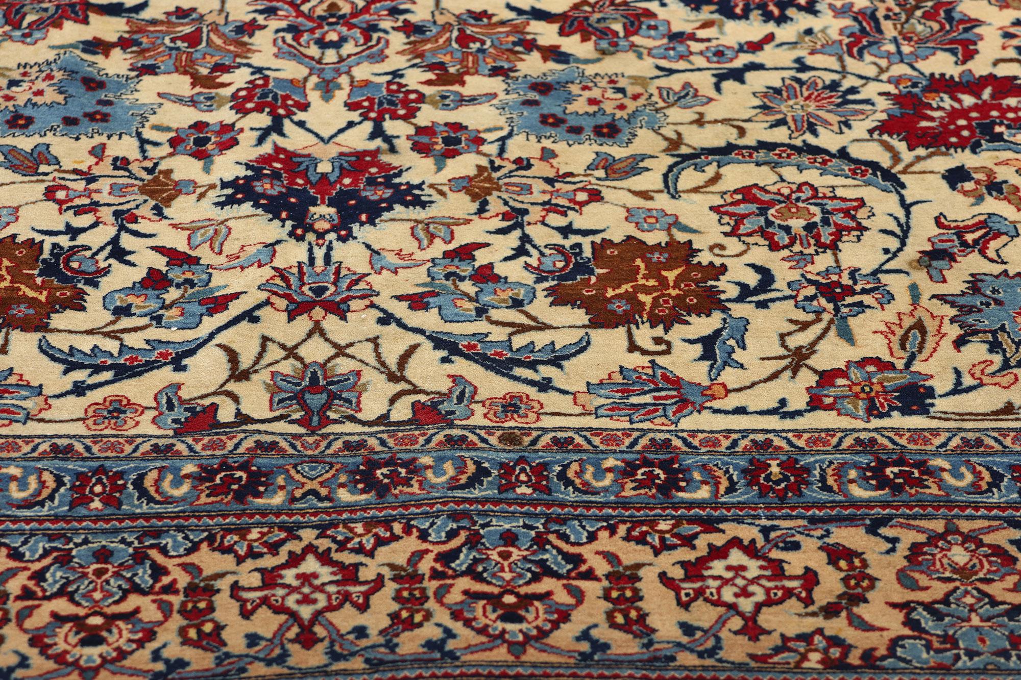 Vintage Persian Isfahan Rug In Distressed Condition For Sale In Dallas, TX