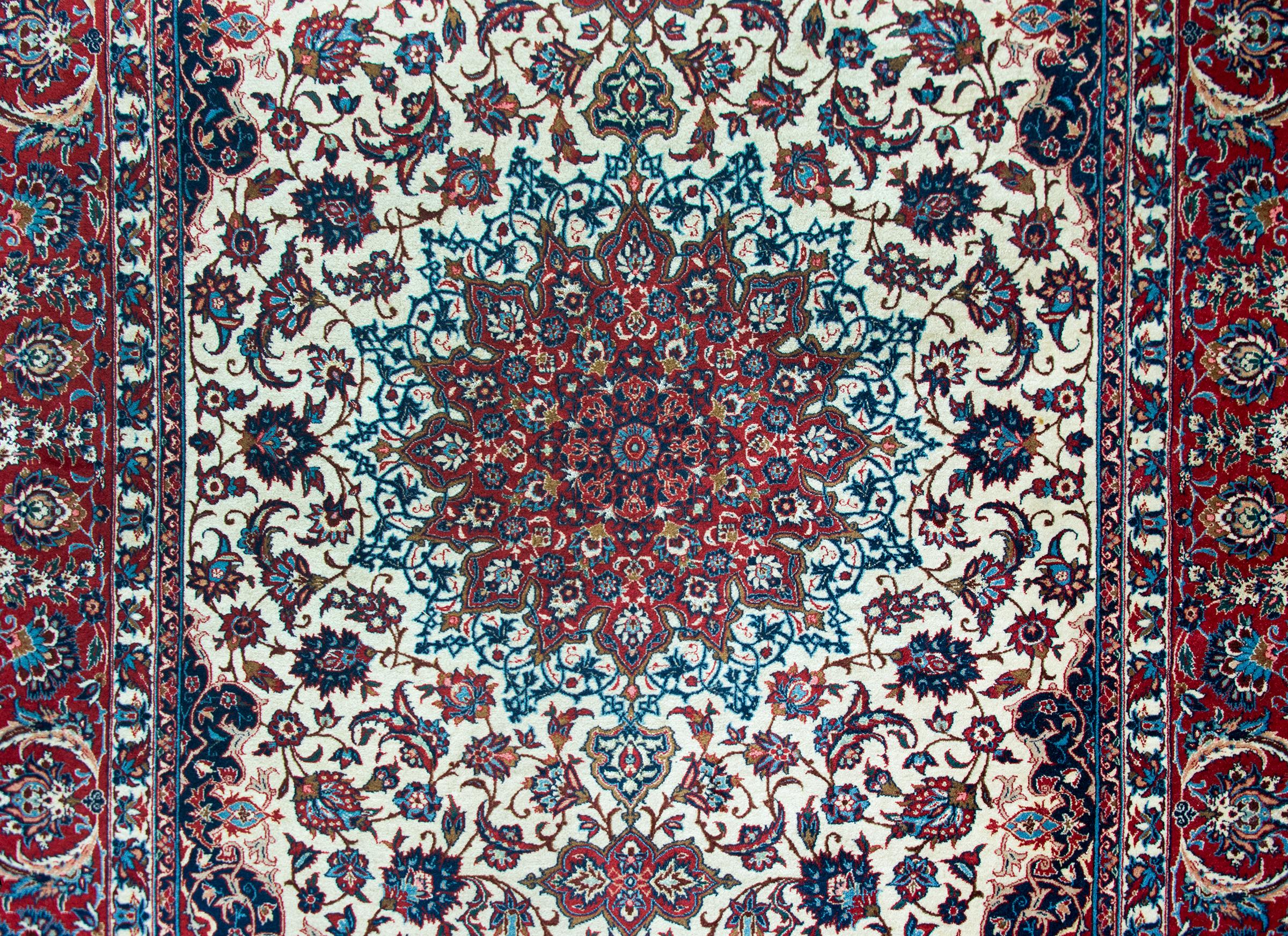 Vintage Persian Isfahan Rug For Sale 1