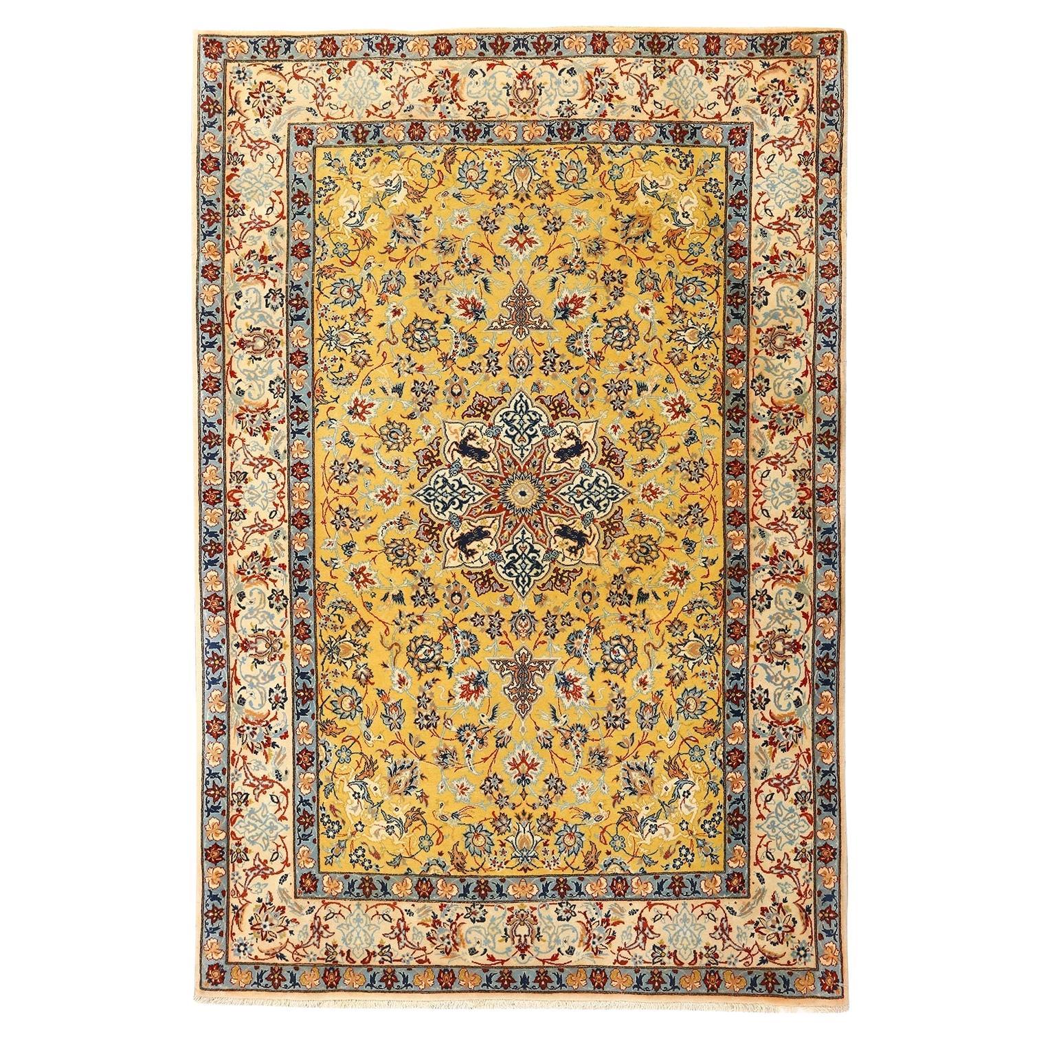 Vintage Persian Isfahan Rug in Wool and Silk - Size: 5'2x3'6