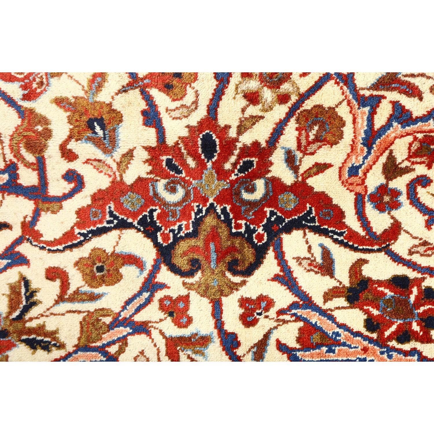 Vintage Persian Isfahan Rug - Size: 11'8 X 7'7 In Good Condition For Sale In Los Angeles, CA