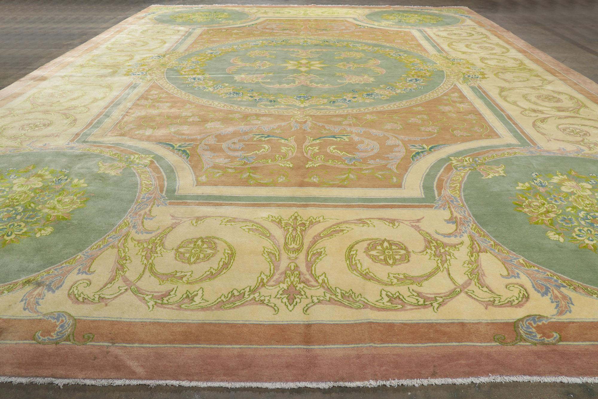 Vintage Persian Isfahan Rug with French Romanticism and Louis XIV Style For Sale 1