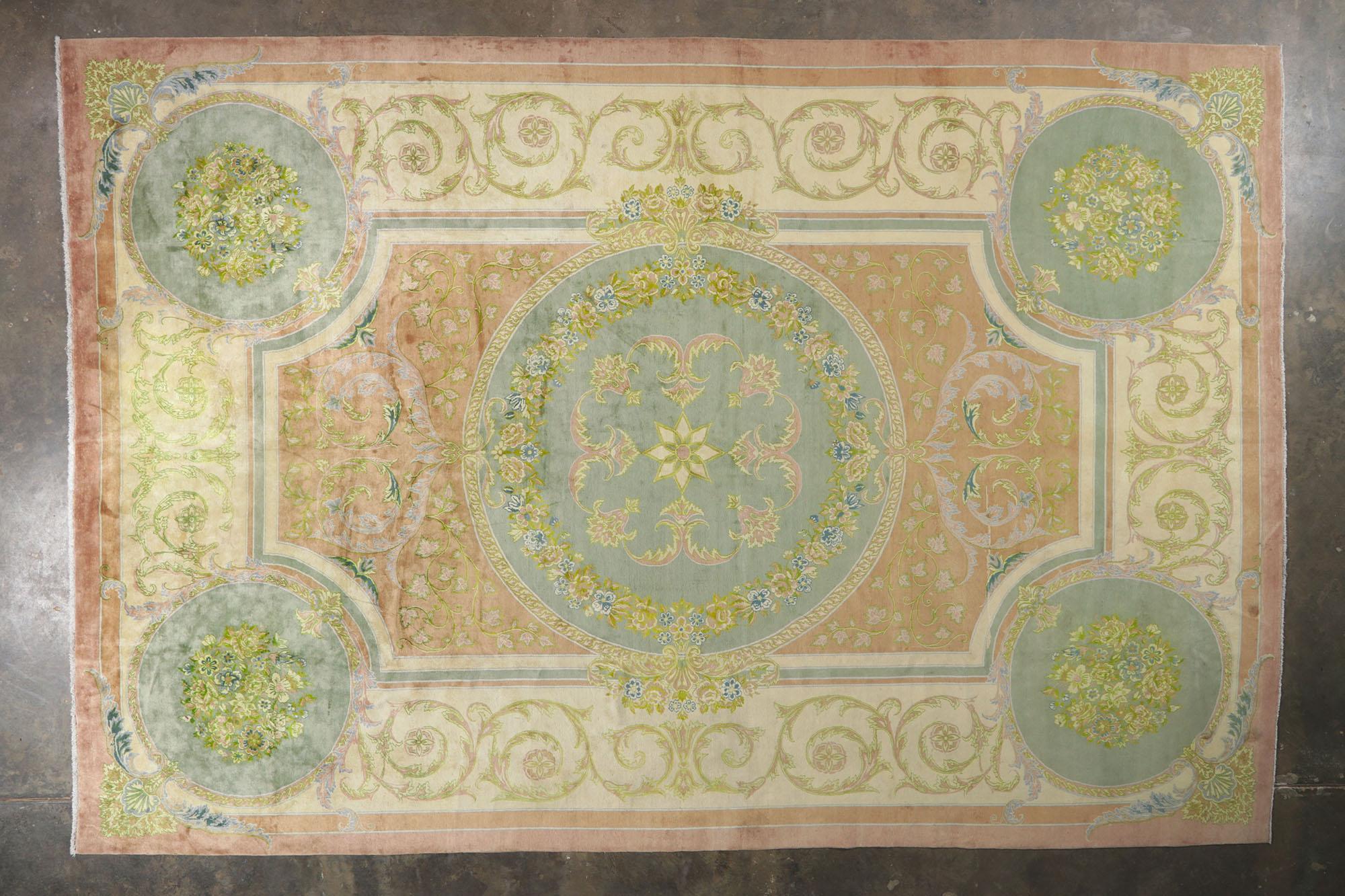 Vintage Persian Isfahan Rug with French Romanticism and Louis XIV Style For Sale 2