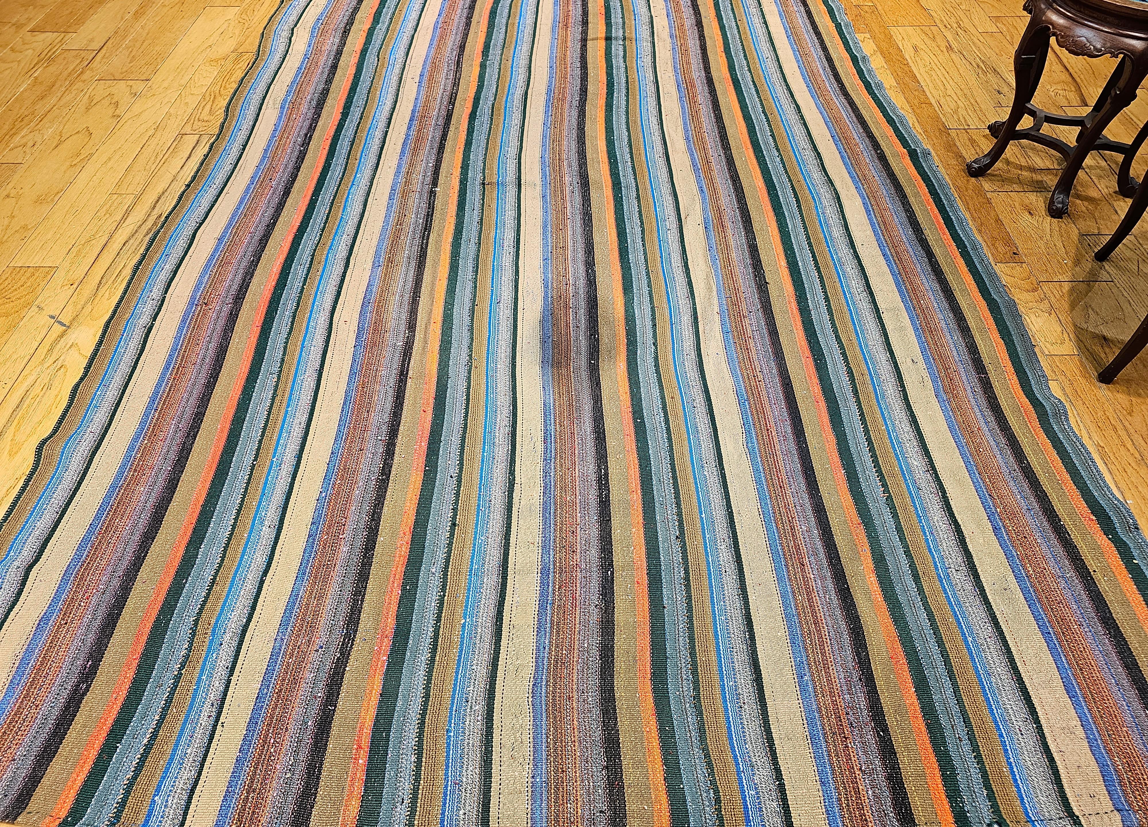 Vintage Persisch Jajim Kilim Bereich  Teppich mit Streifenmuster im Angebot 10