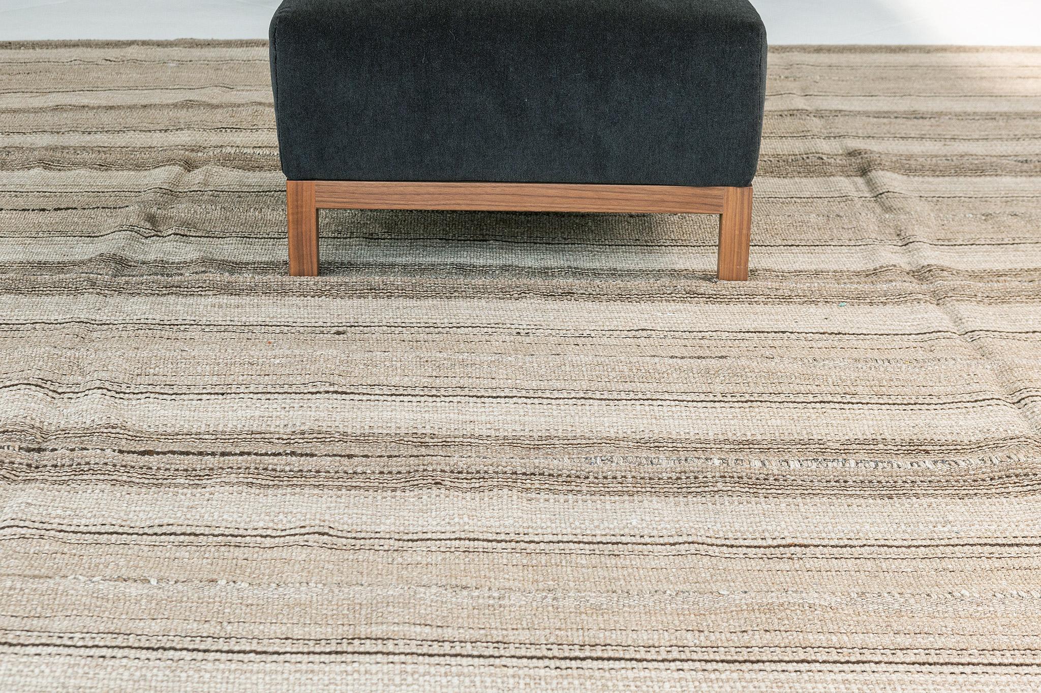 Quadratischer persischer Jejim-Kelim-Teppich mit Flachgewebe 26765 im Zustand „Gut“ im Angebot in WEST HOLLYWOOD, CA