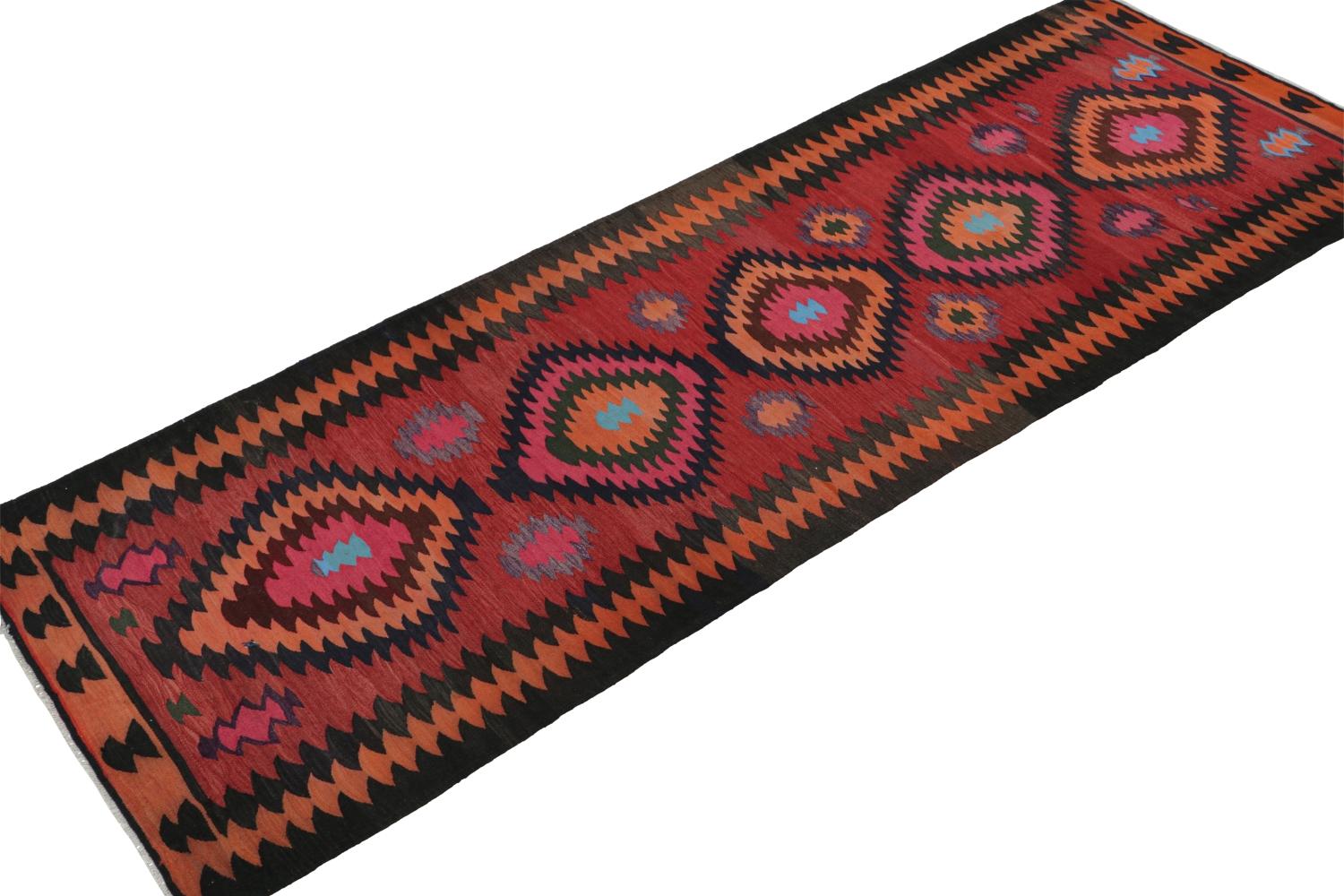 Vintage Persian Karadagh Kilim in Red with Vibrant Medallions In Good Condition For Sale In Long Island City, NY