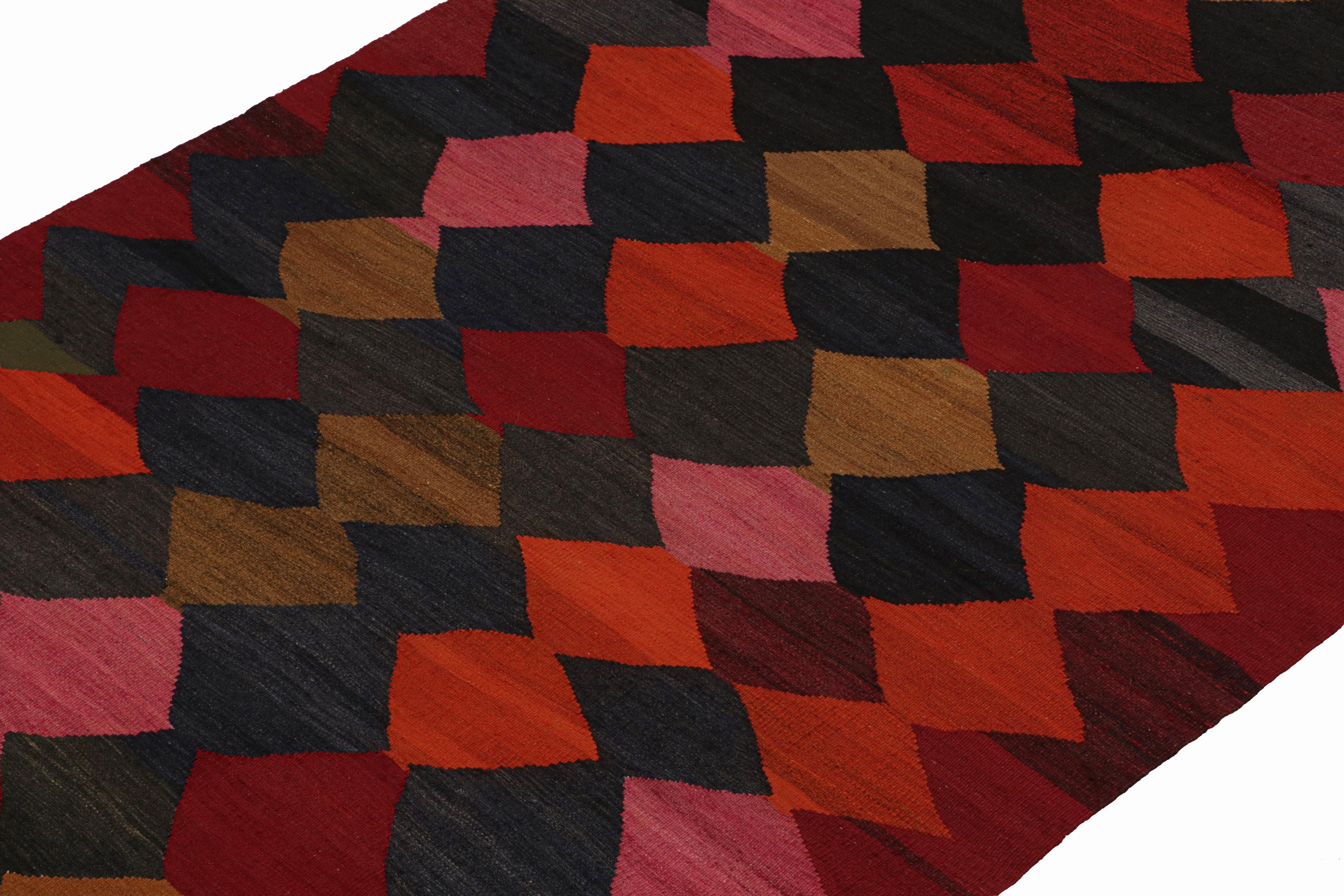 Persiano Kilim tribale persiano vintage Karadagh con diamanti policromi in vendita