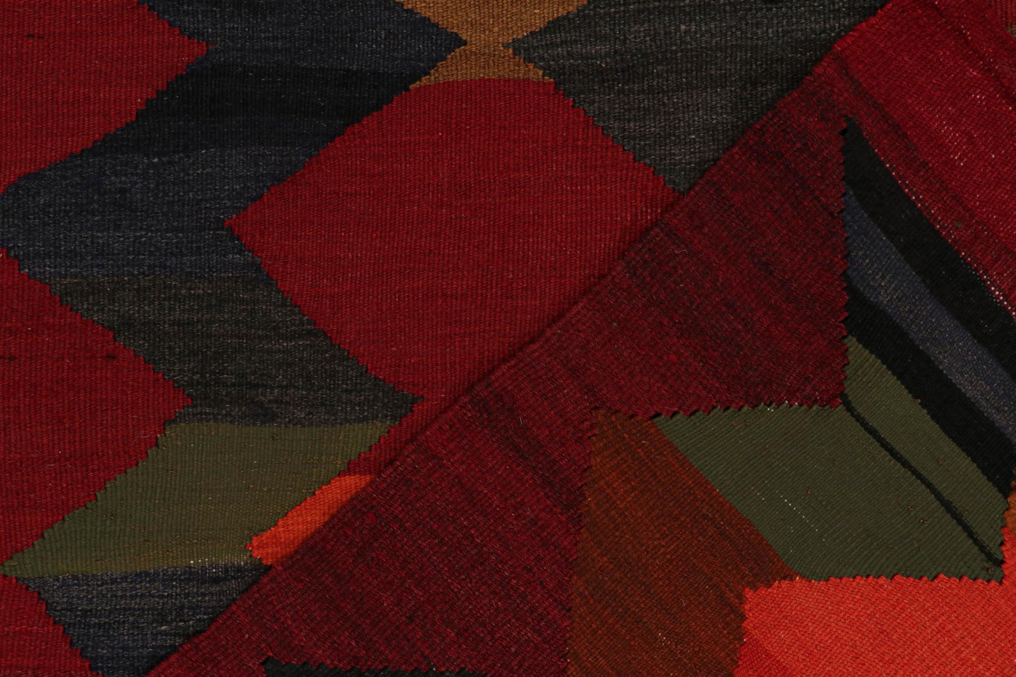 Metà XX secolo Kilim tribale persiano vintage Karadagh con diamanti policromi in vendita