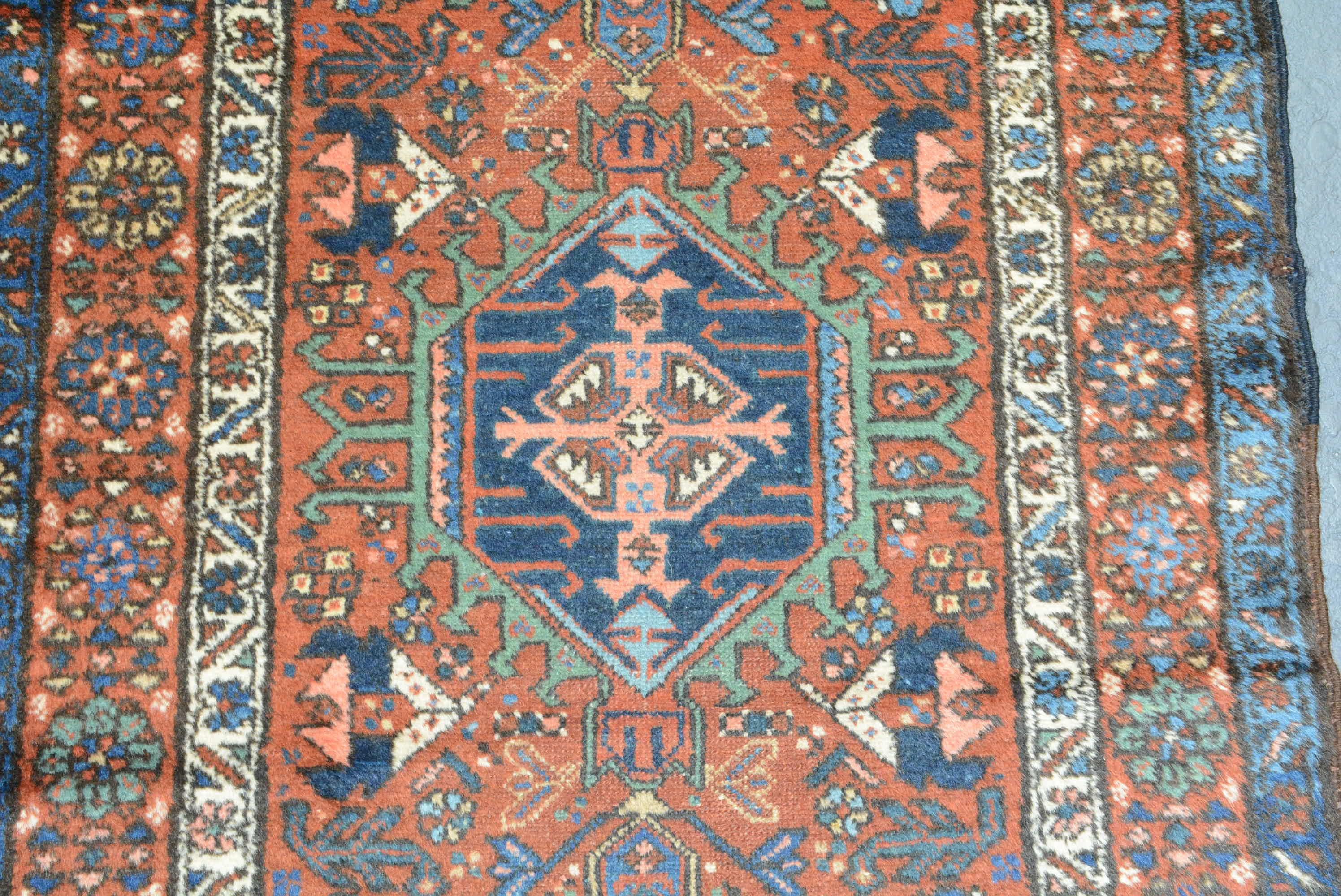 Heriz Serapi Tapis de couloir persan vintage Karadja en vente