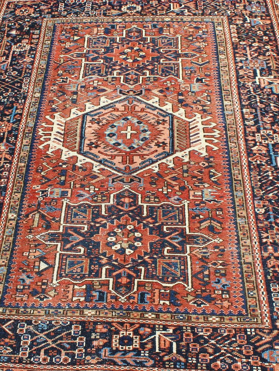 Alfombra persa vintage Karadjeh con medallones geométricos de tres capas 3