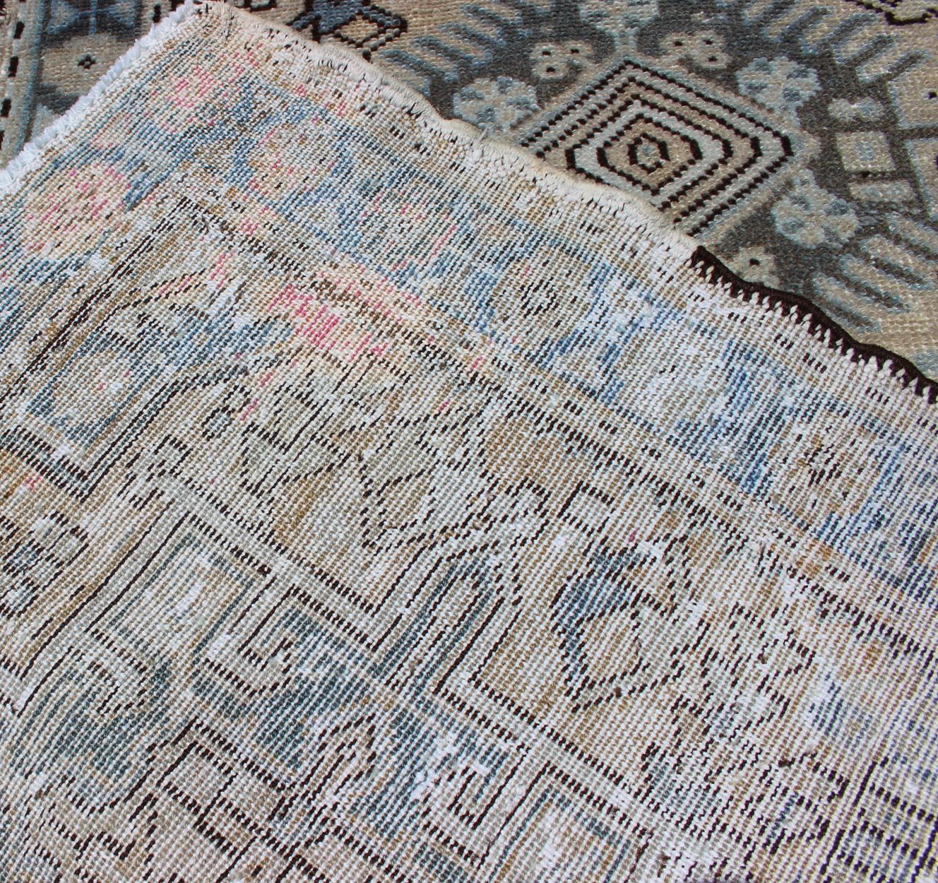 Tapis de couloir court persan vintage Karadjeh à motifs géométriques 2
