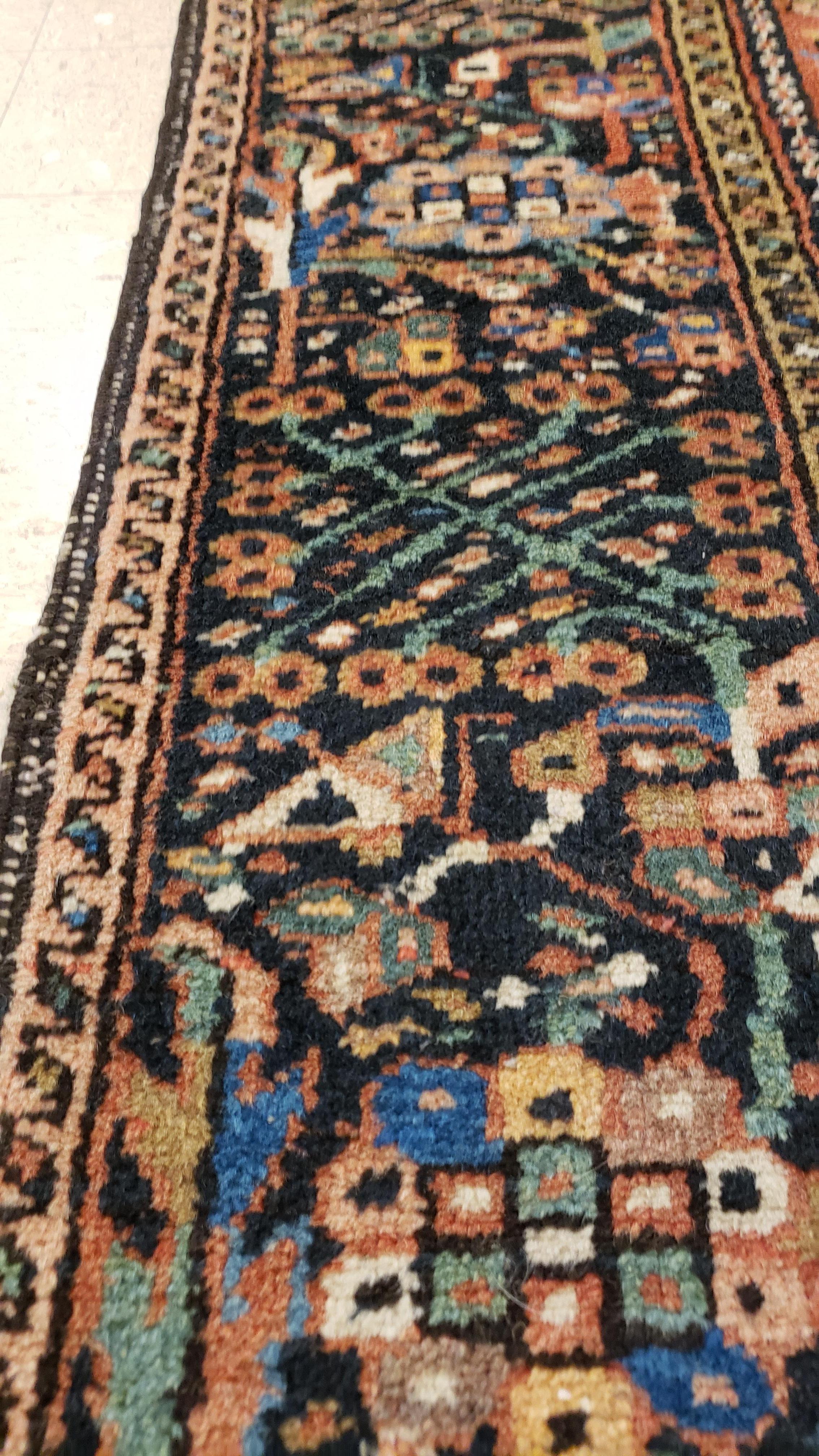 Alfombra Persa Karaja Vintage, Alfombra oriental de lana hecha a mano, óxido, marfil, azul claro en Excelente estado para la venta en Port Washington, NY