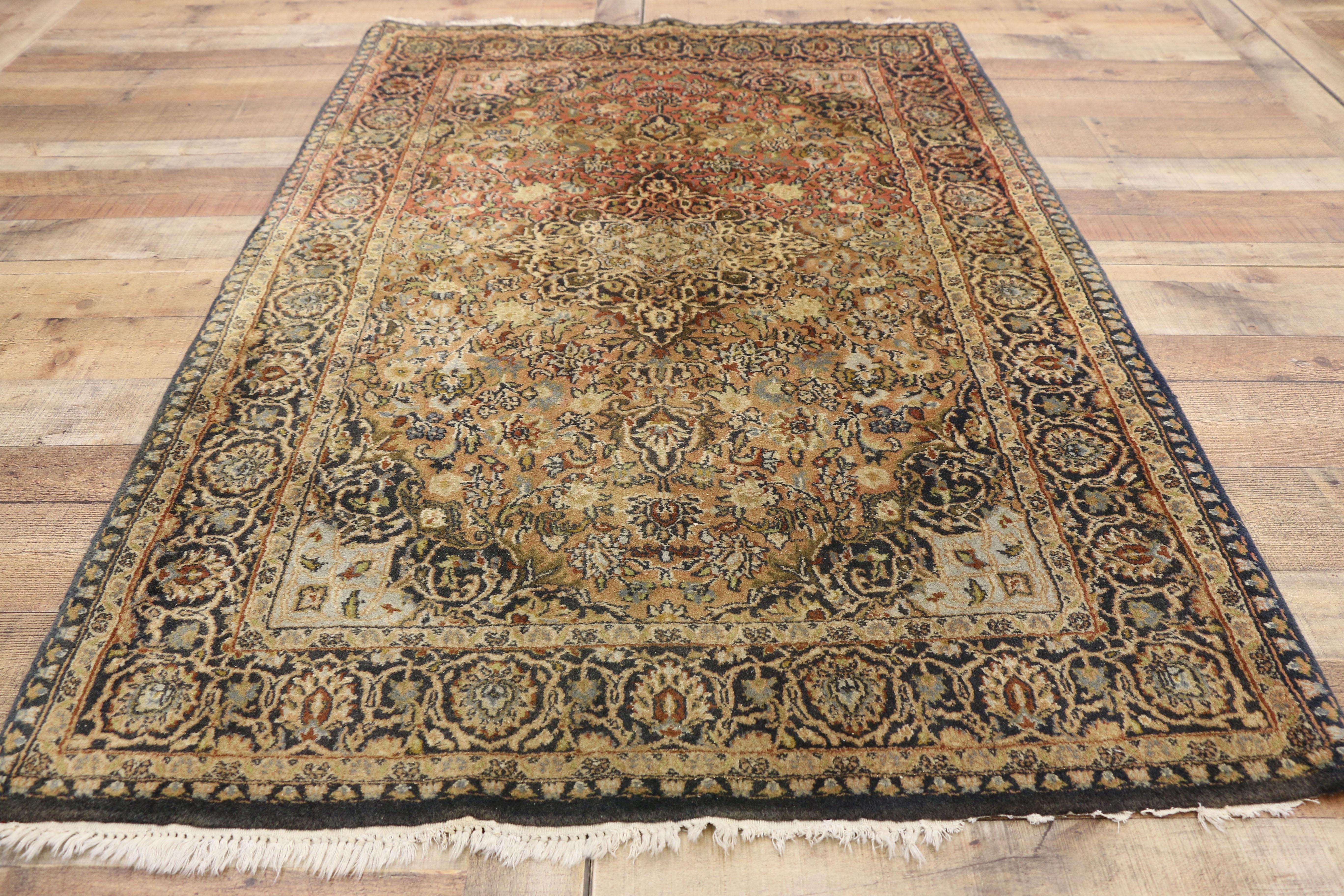 Vintage Persian Kashan Accent Rug with Spanish Colonial Style In Good Condition For Sale In Dallas, TX