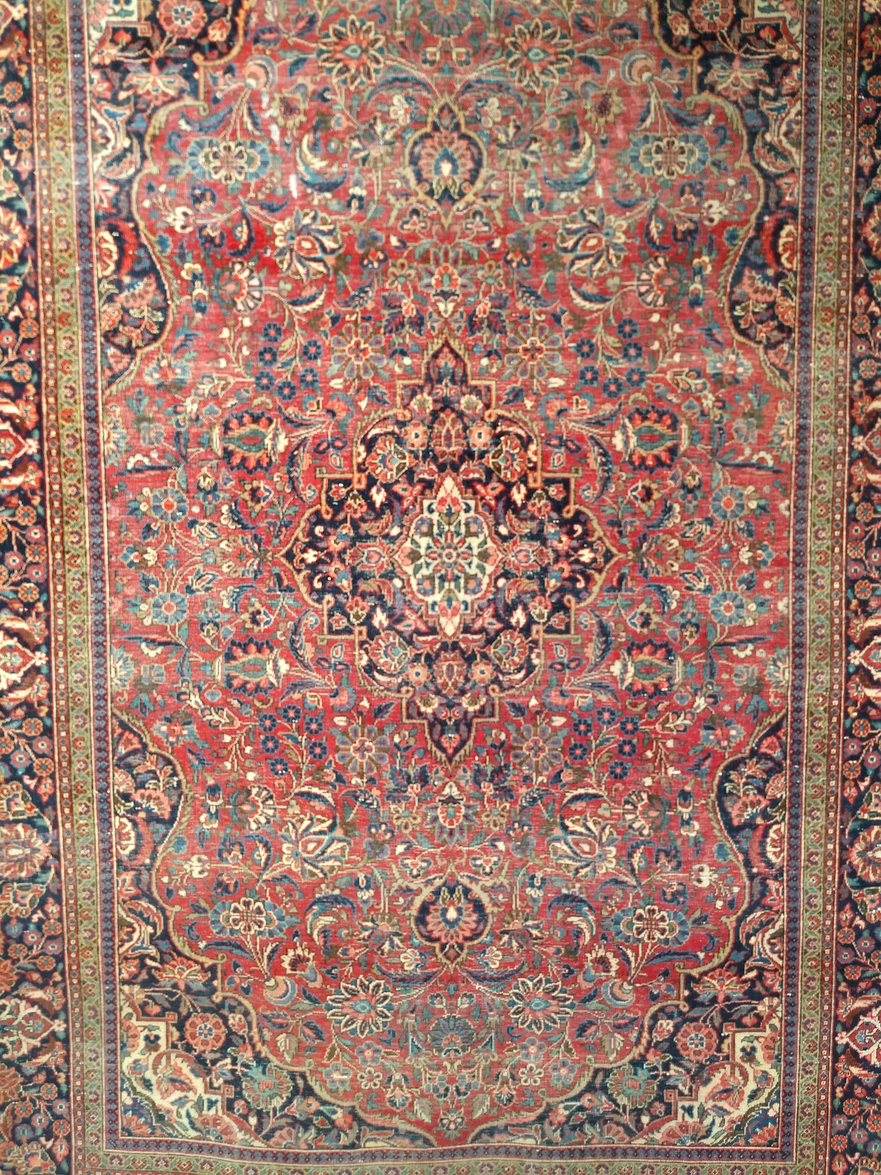 Vintage By  Persischer Kashan-Teppich mit Blumenmuster in Burgunderrot, Marineblau, Elfenbein (Handgeknüpft) im Angebot