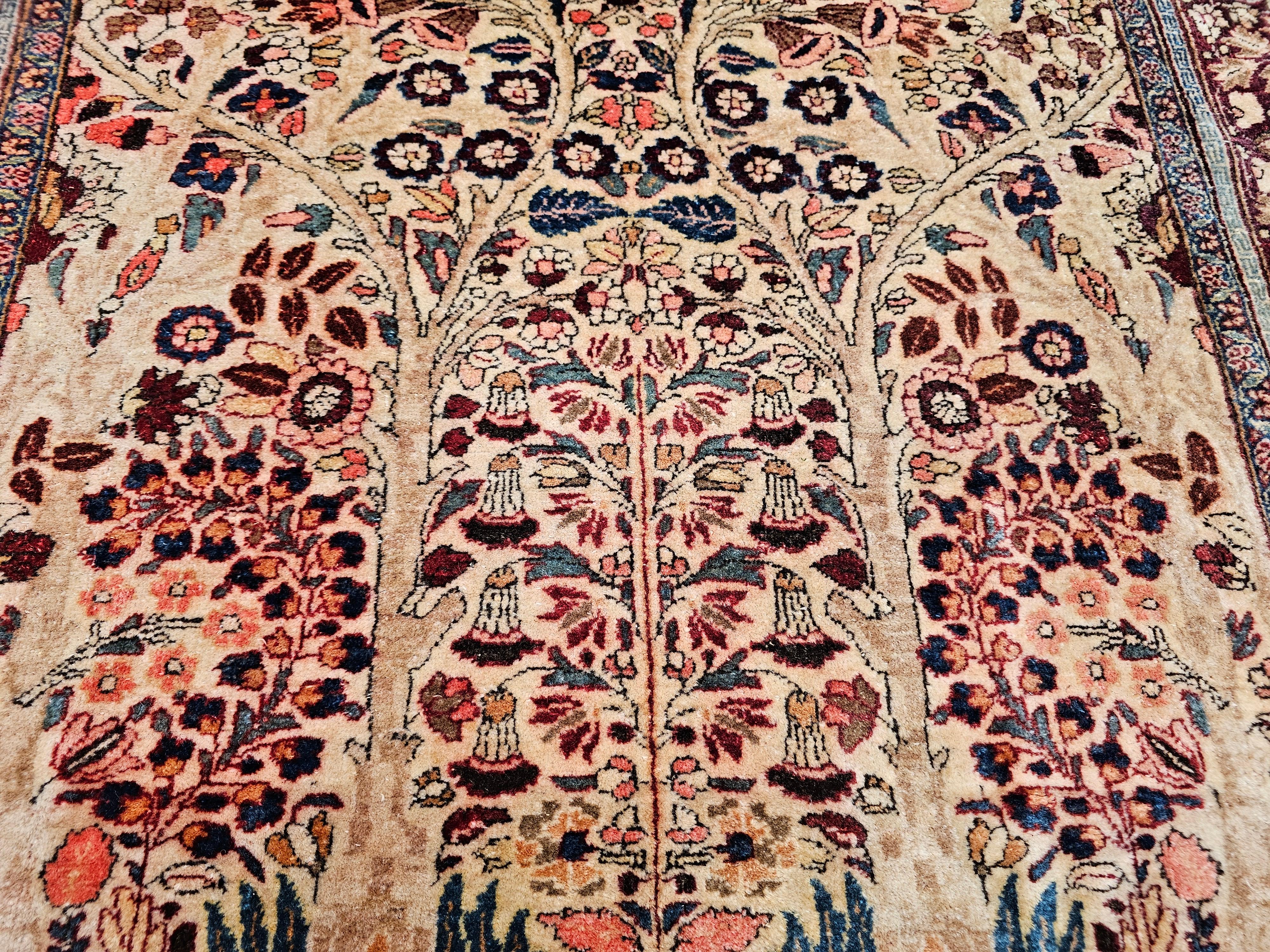 Altpersischer Kashan-Teppich mit Lebensbaum-Muster im Angebot 1