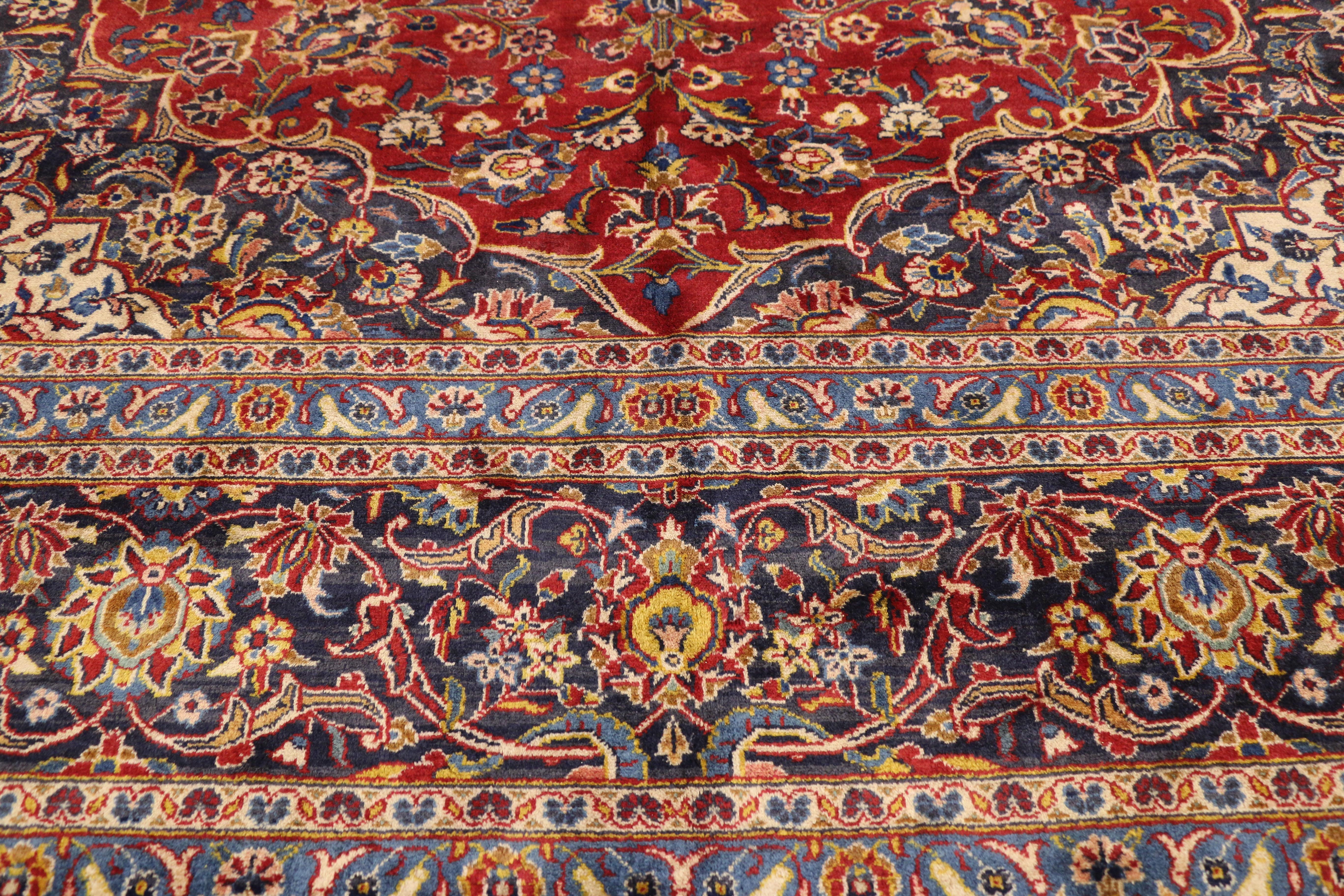 Vintage Persian Kashan Area Rug with Neoclassical Style In Good Condition For Sale In Dallas, TX