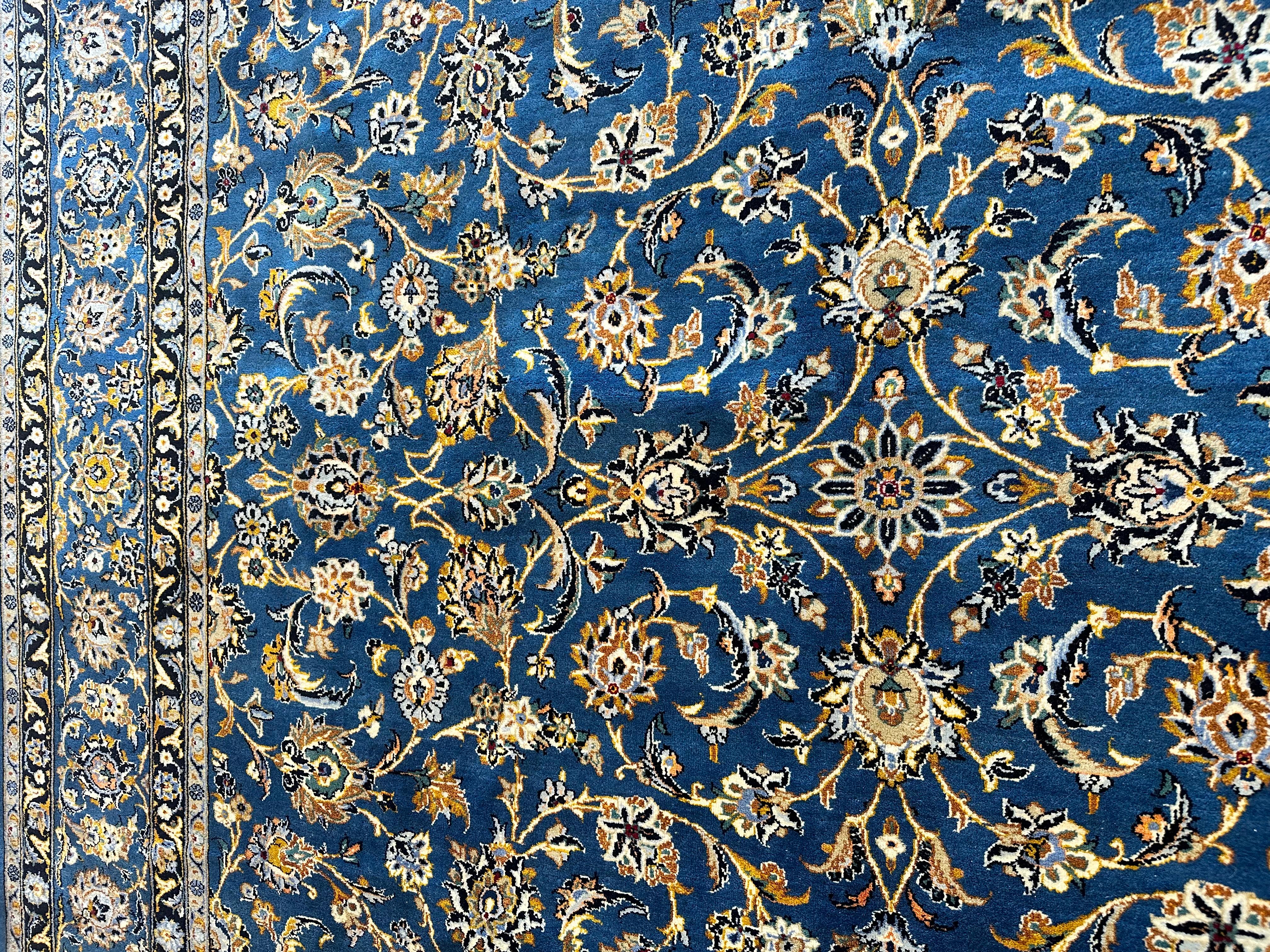 Tappeto persiano d'epoca Kashan, Tappeto fatto a mano blu reale, blu marino, marrone scuro, in ottime condizioni in vendita 4