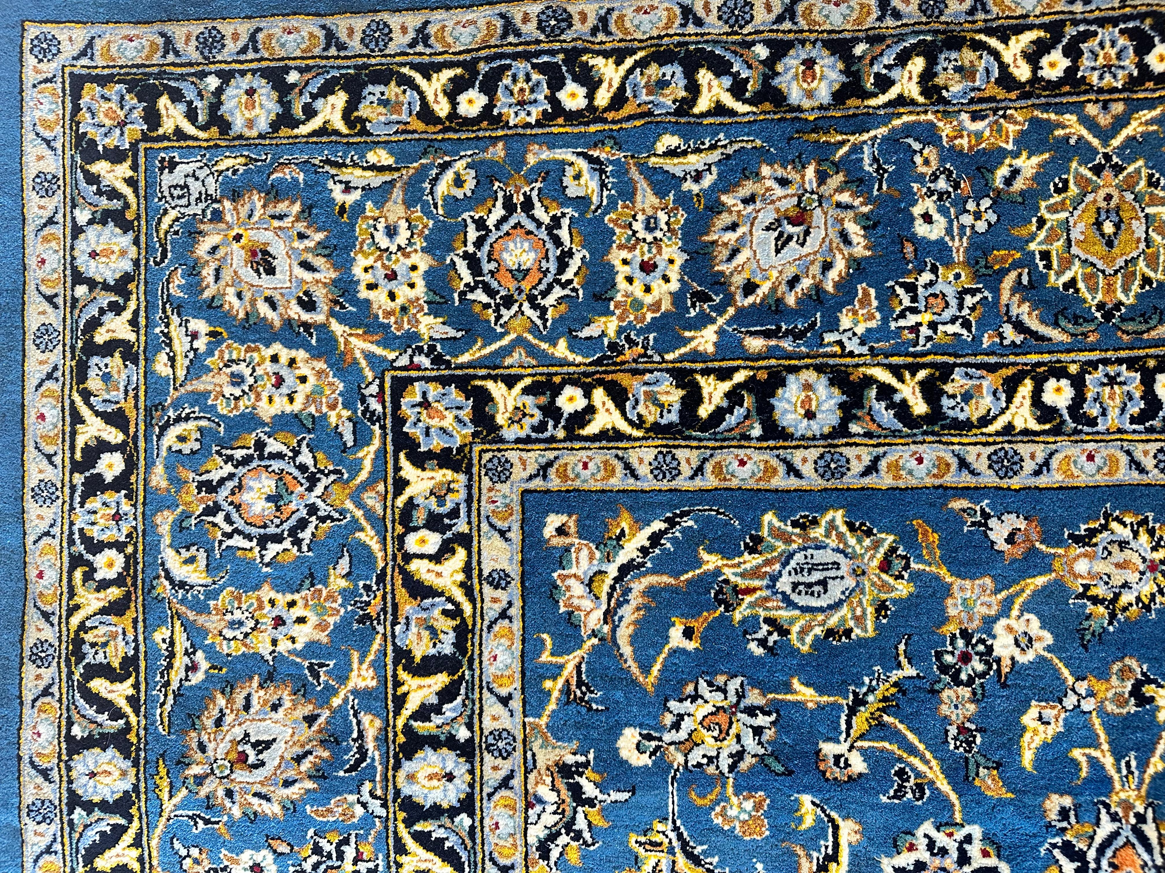 Tappeto persiano d'epoca Kashan, Tappeto fatto a mano blu reale, blu marino, marrone scuro, in ottime condizioni in vendita 7