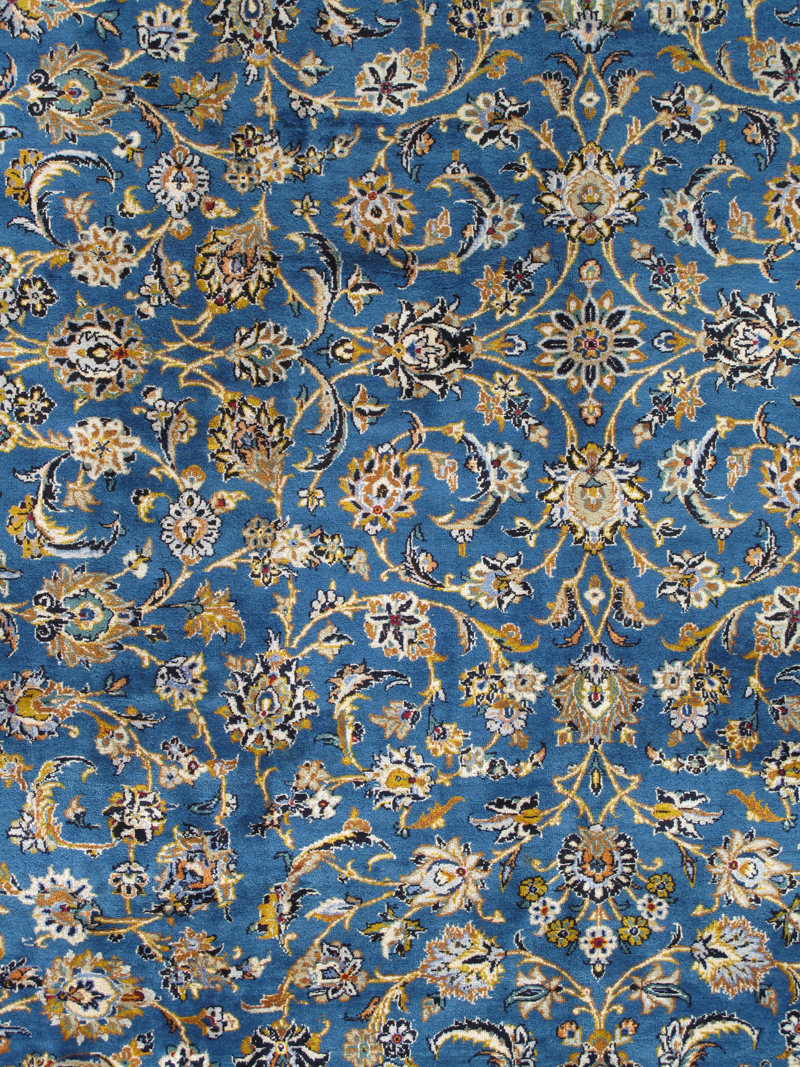 Tappeto persiano d'epoca Kashan, Tappeto fatto a mano blu reale, blu marino, marrone scuro, in ottime condizioni In condizioni ottime in vendita a Port Washington, NY