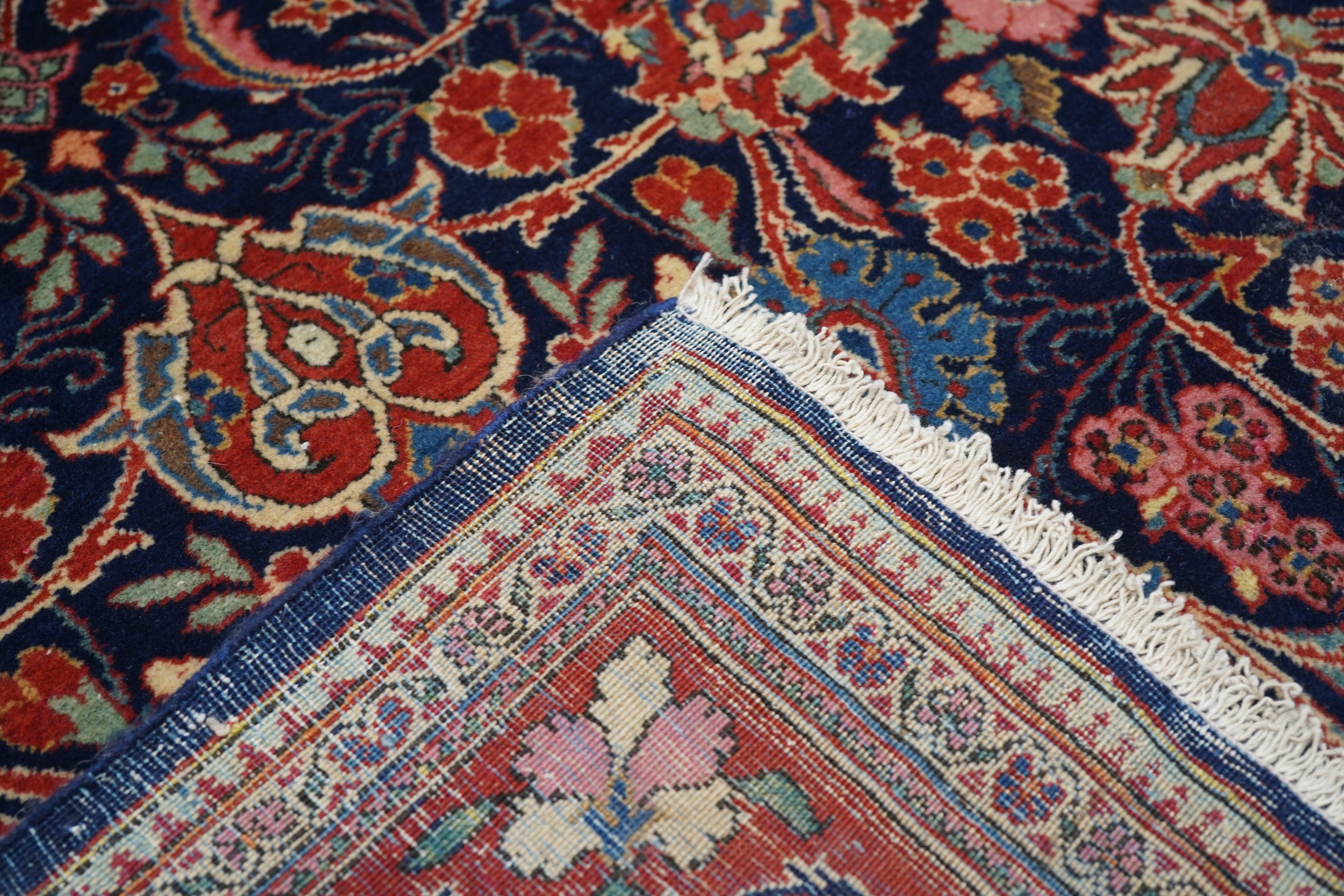 Vintage Persian Kashan Rug 4'8'' x 7'7'' For Sale 4