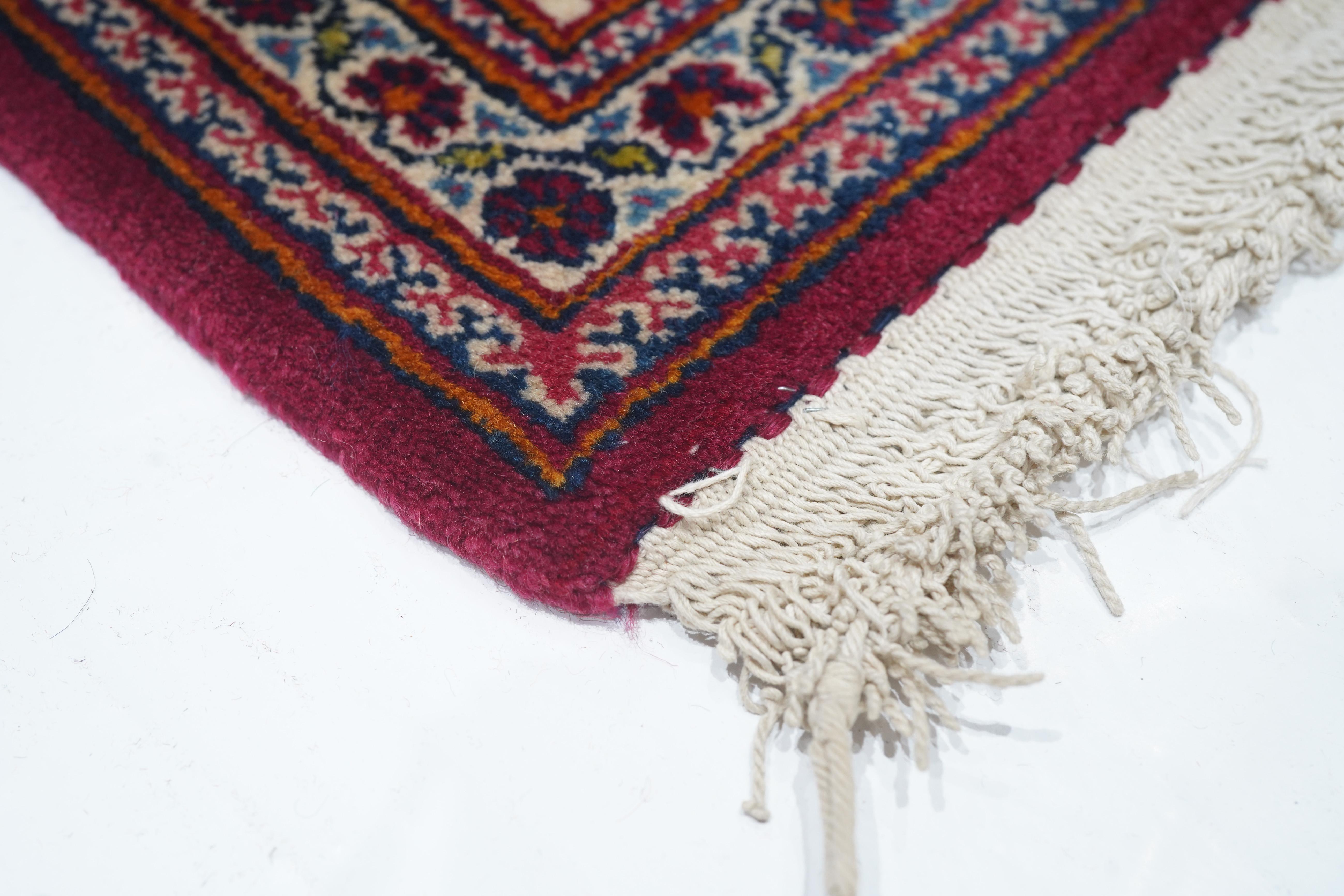 Noué à la main Tapis Kashan vintage 4'4'' x 6'8'' en vente