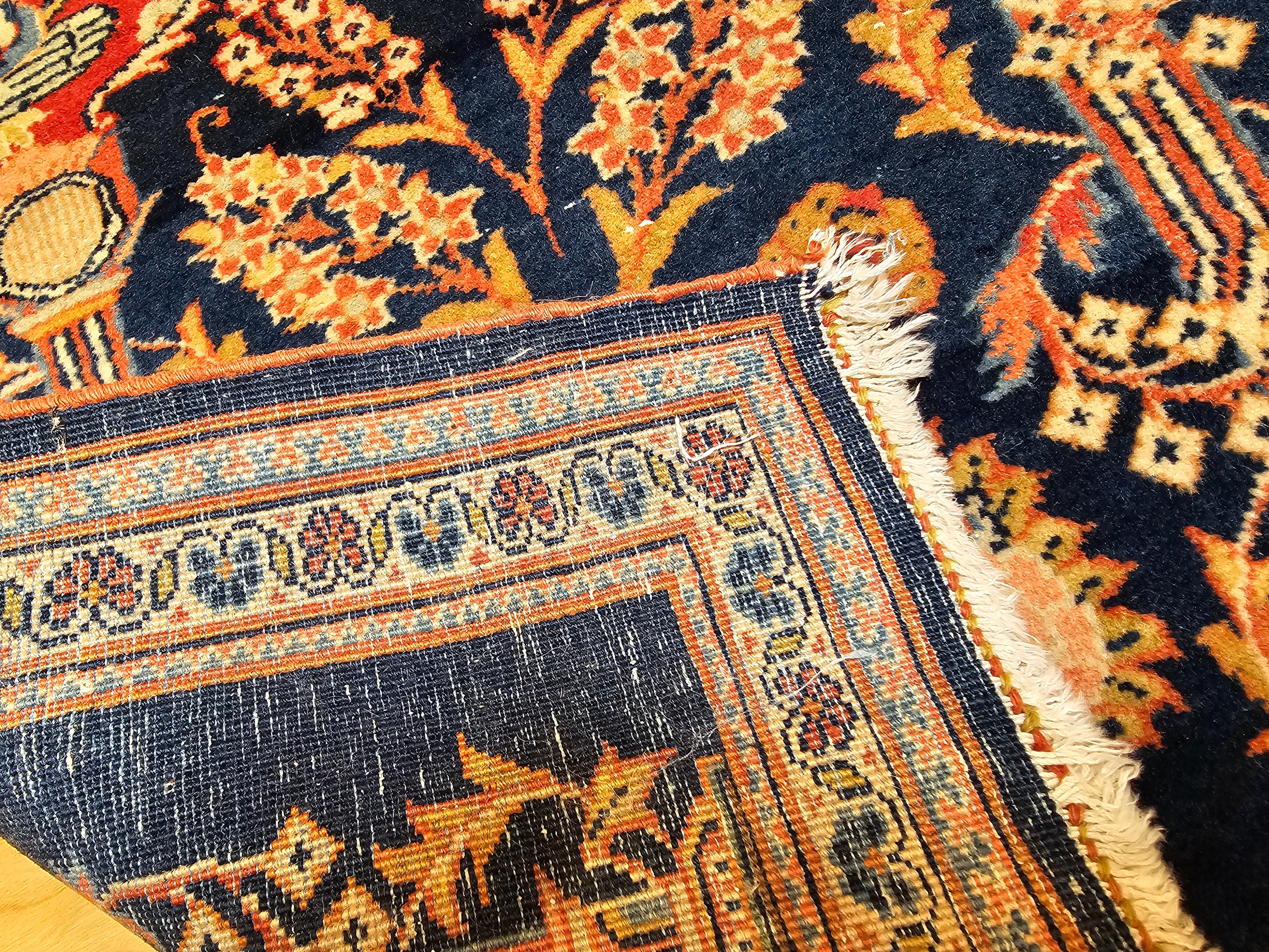 20ième siècle Kashan persan vintage dans un motif de vase avec couronne royale persane en bleu, rouge en vente