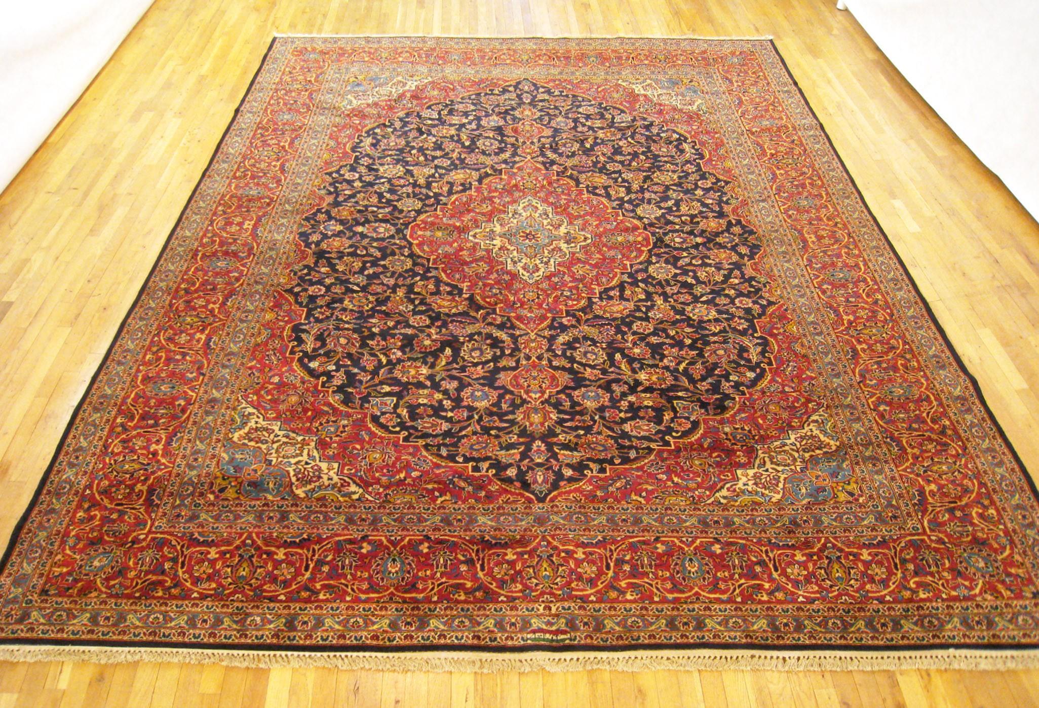 Vintage Persian Kashan Oriental carpet, in Room Size

An extraordinary vintage Persian Kashan carpet, circa 1950, size 13.9