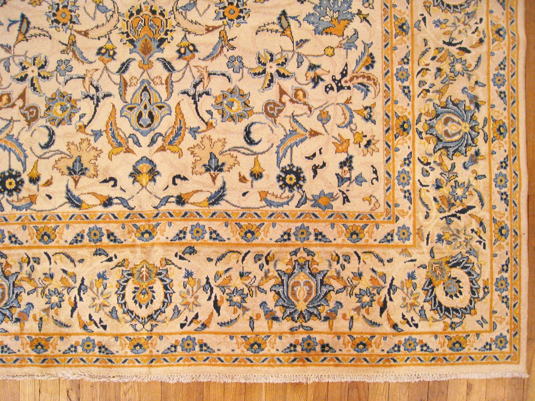 Vintage Persian Kashan Oriental Carpet, in Room size, with Floral Elements  In Good Condition For Sale In New York, NY